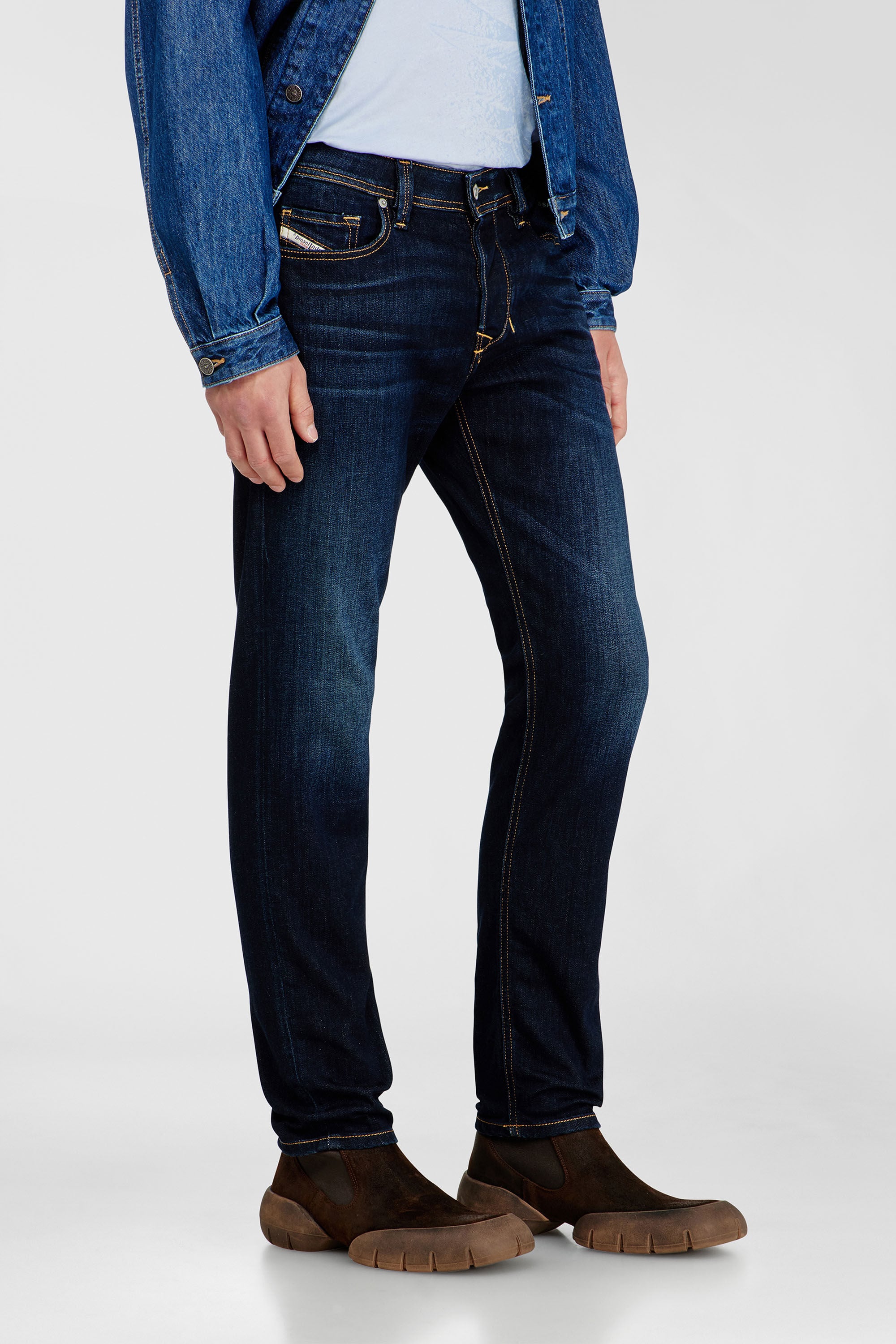 Diesel - Regular Jeans 1986 Larkee-Beex 09Q15 Uomo, Blu Scuro - Image 7