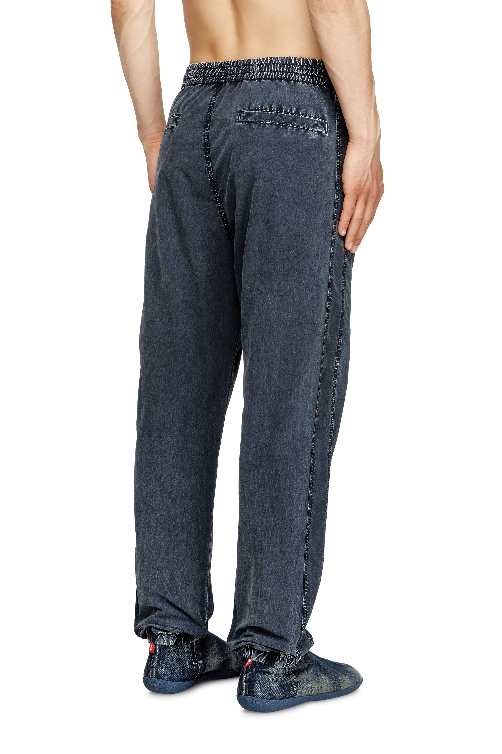 Diesel - P-WILSON, Pantaloni in nylon Taslan riciclato Uomo in Blu - 4