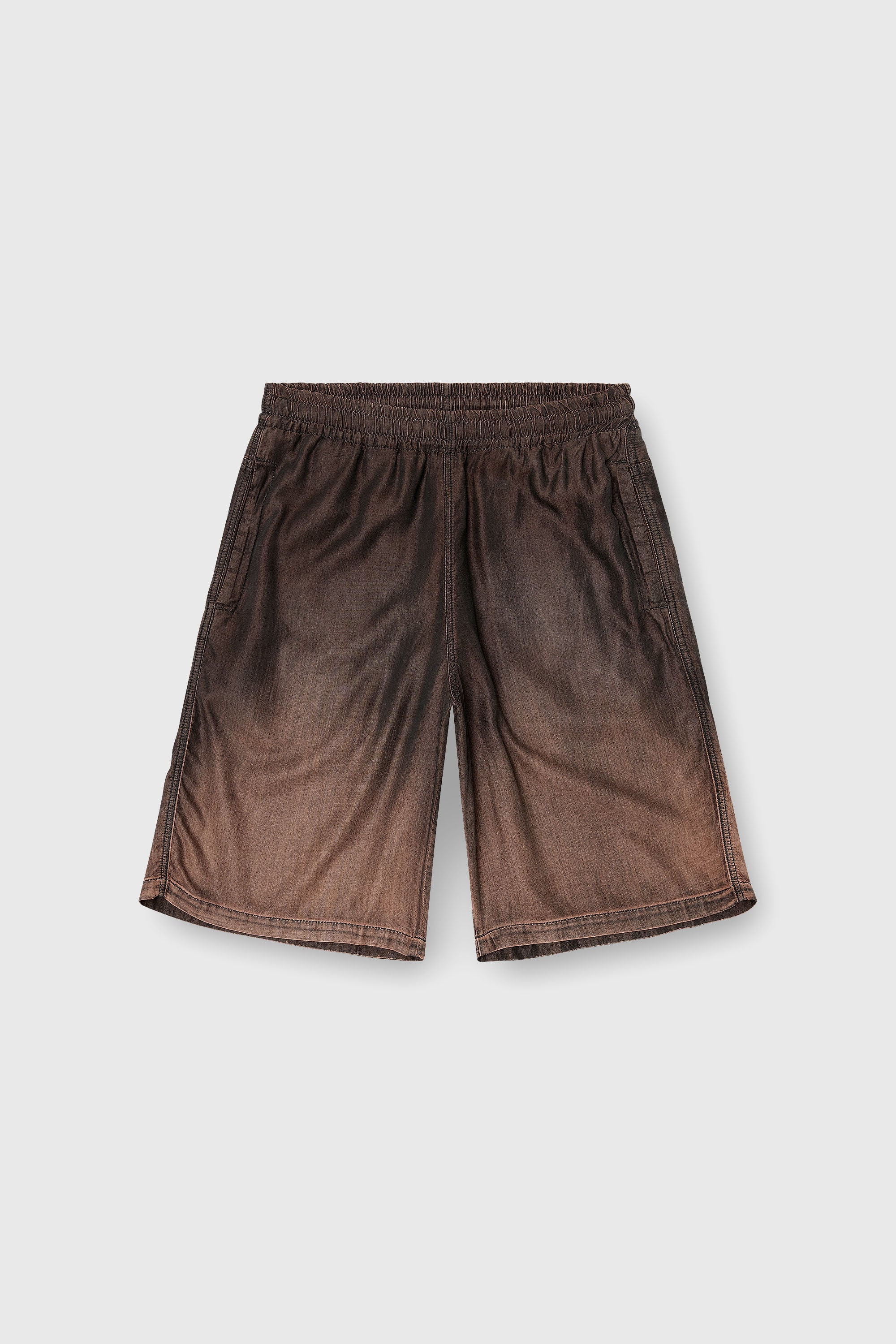 Diesel - D-RODER-SHORT-S, Bermuda relaxed in denim fluido spalmato Unisex in Marrone - 2