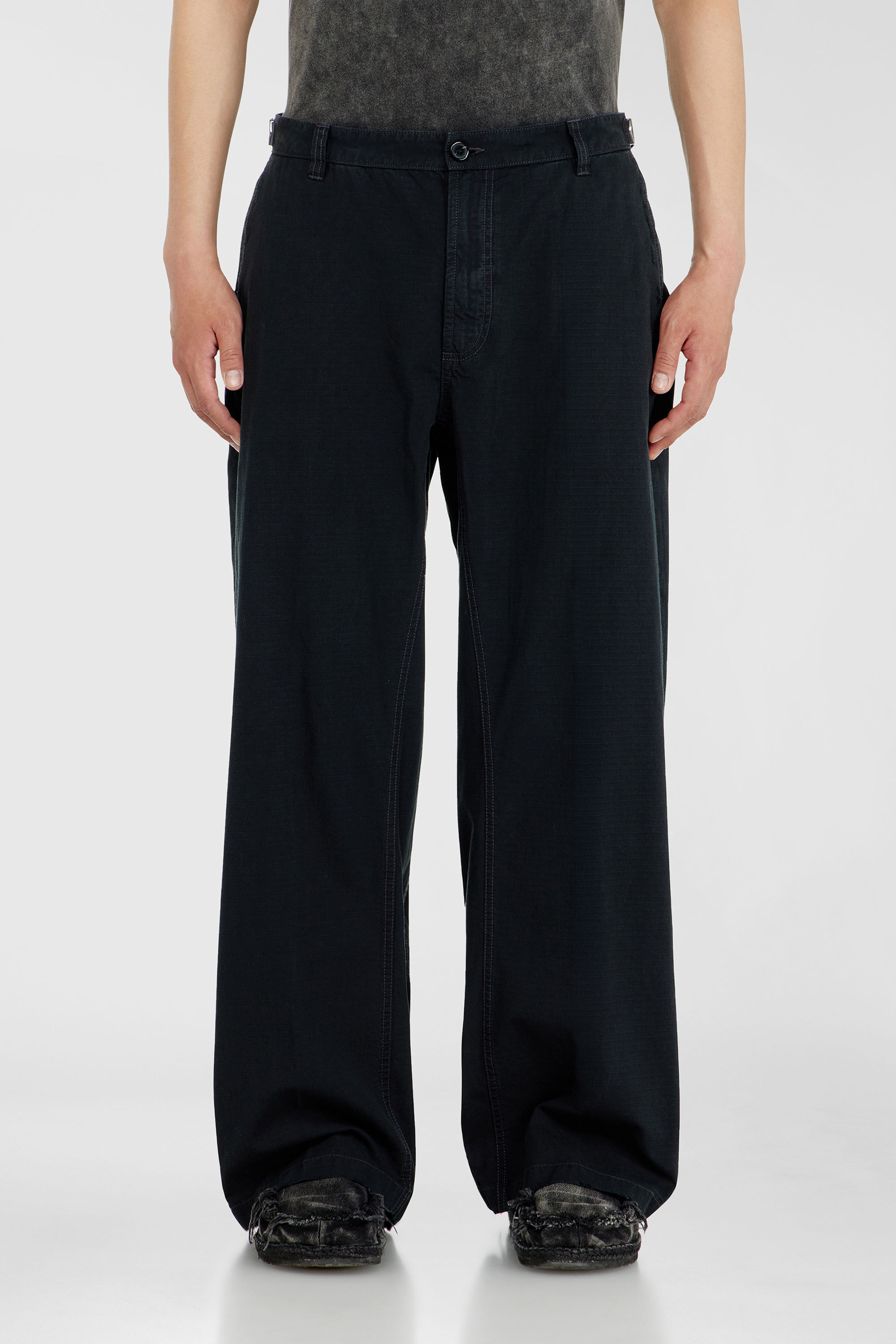Diesel - P-BALL, Pantaloni in ripstop di cotone con fibbie laterali Uomo in Nero - 3