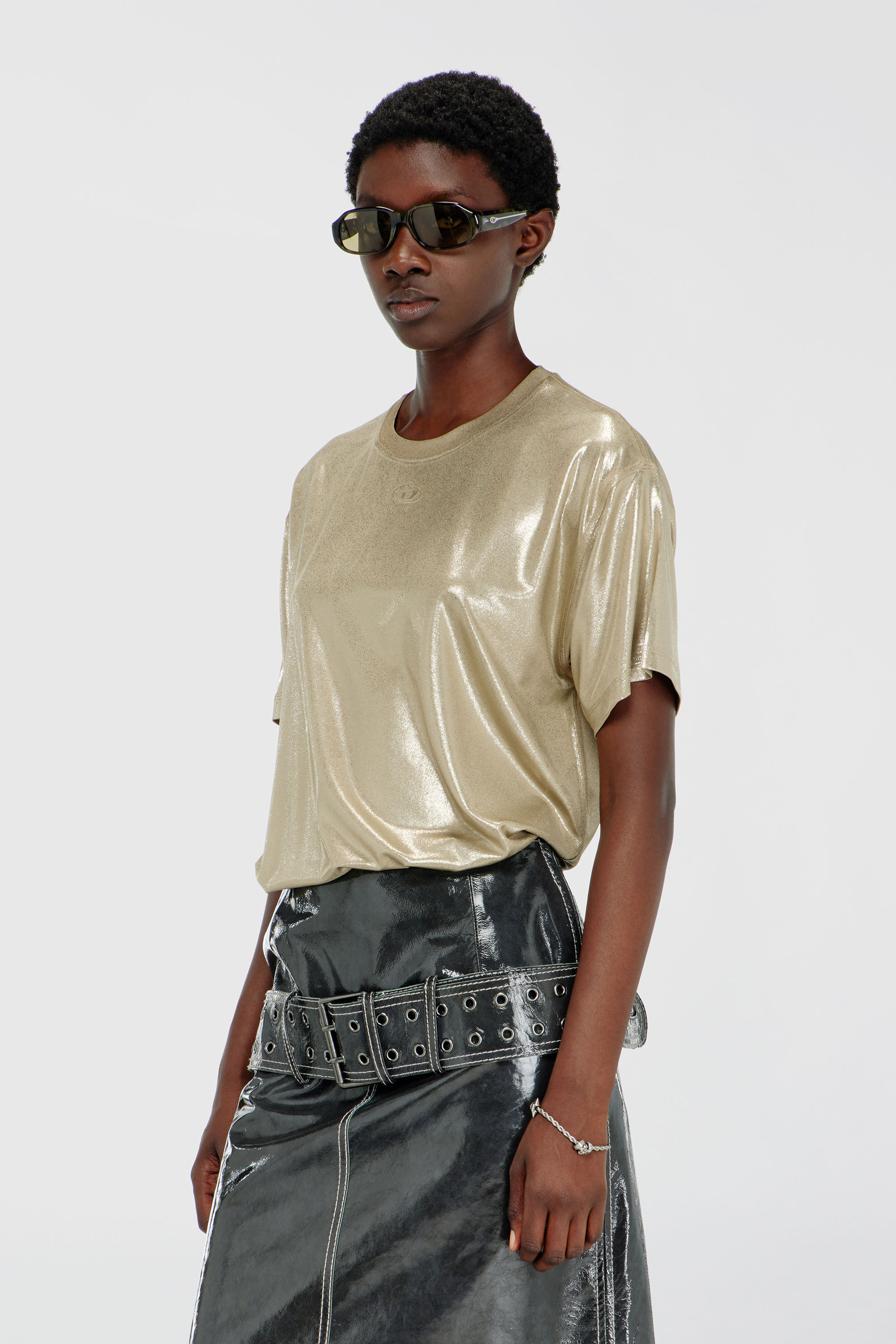 Diesel - T-NORMY-AA2, T-shirt in jersey con finitura metallizzata Donna in Oro - 3