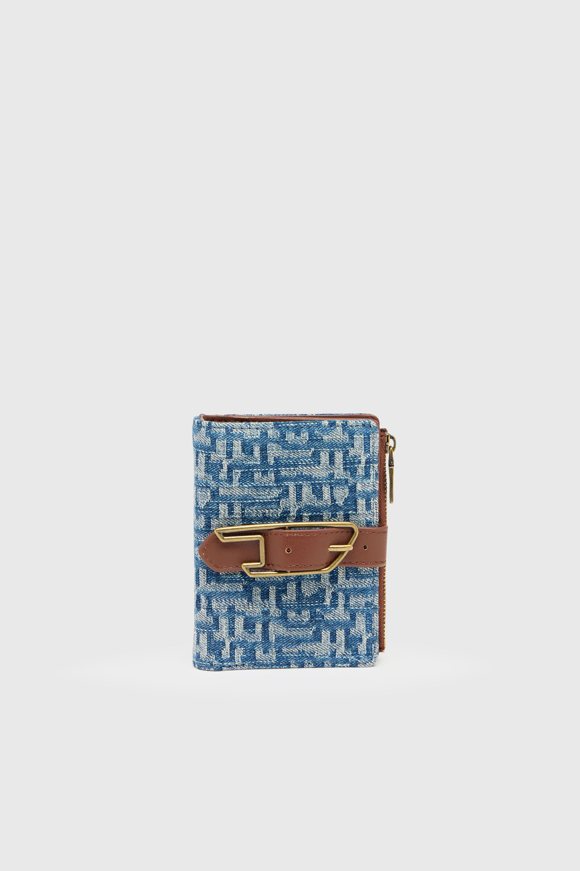 Diesel - D-LINE BI FOLD ZIP II, Portafoglio bi-fold in monogram denim con dettaglio cintura Donna in Blu - 1