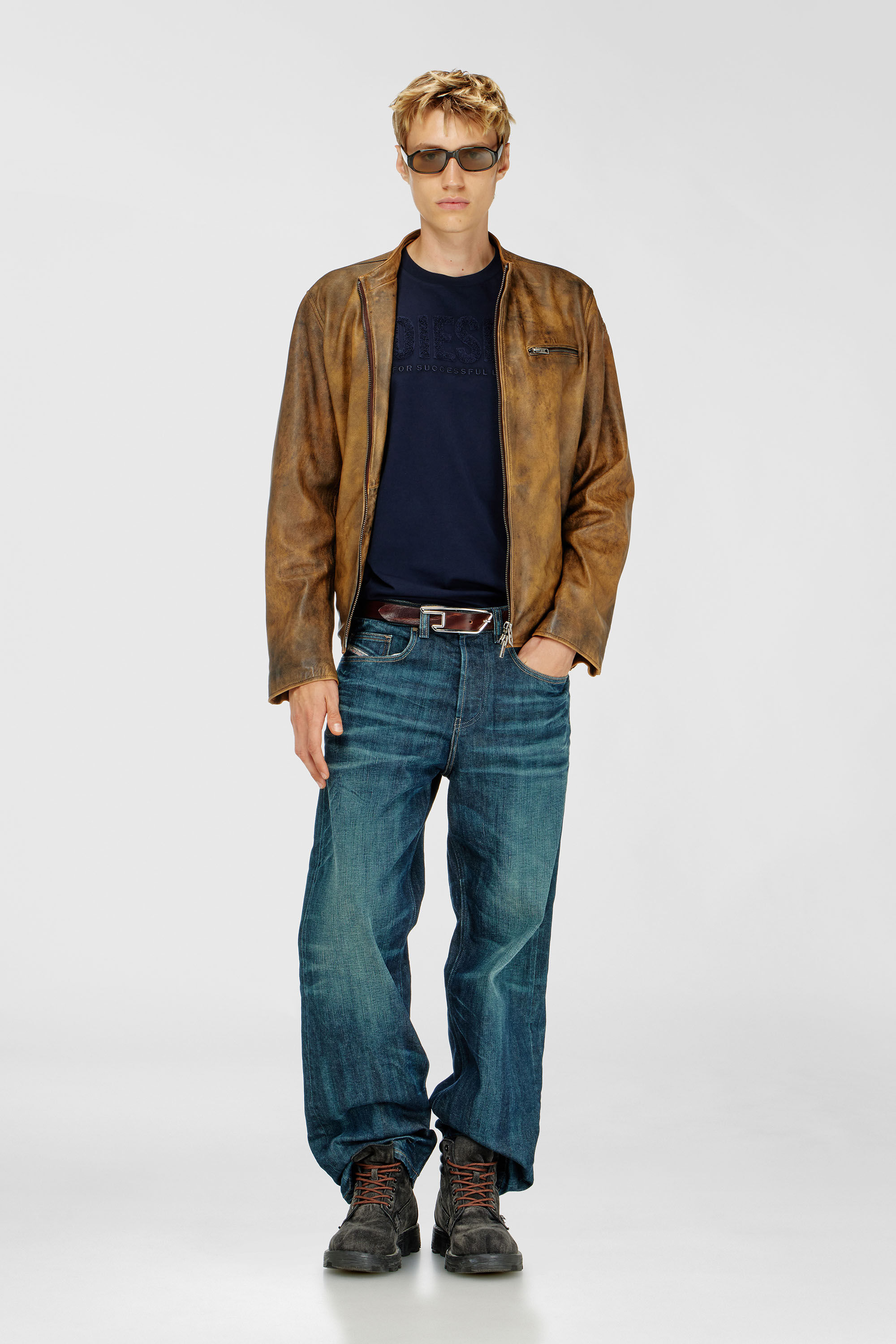 Diesel - T-JUST-OVA-T92, T-shirt in cotone con stampa logo Diesel tono su tono Uomo in Blu - 1