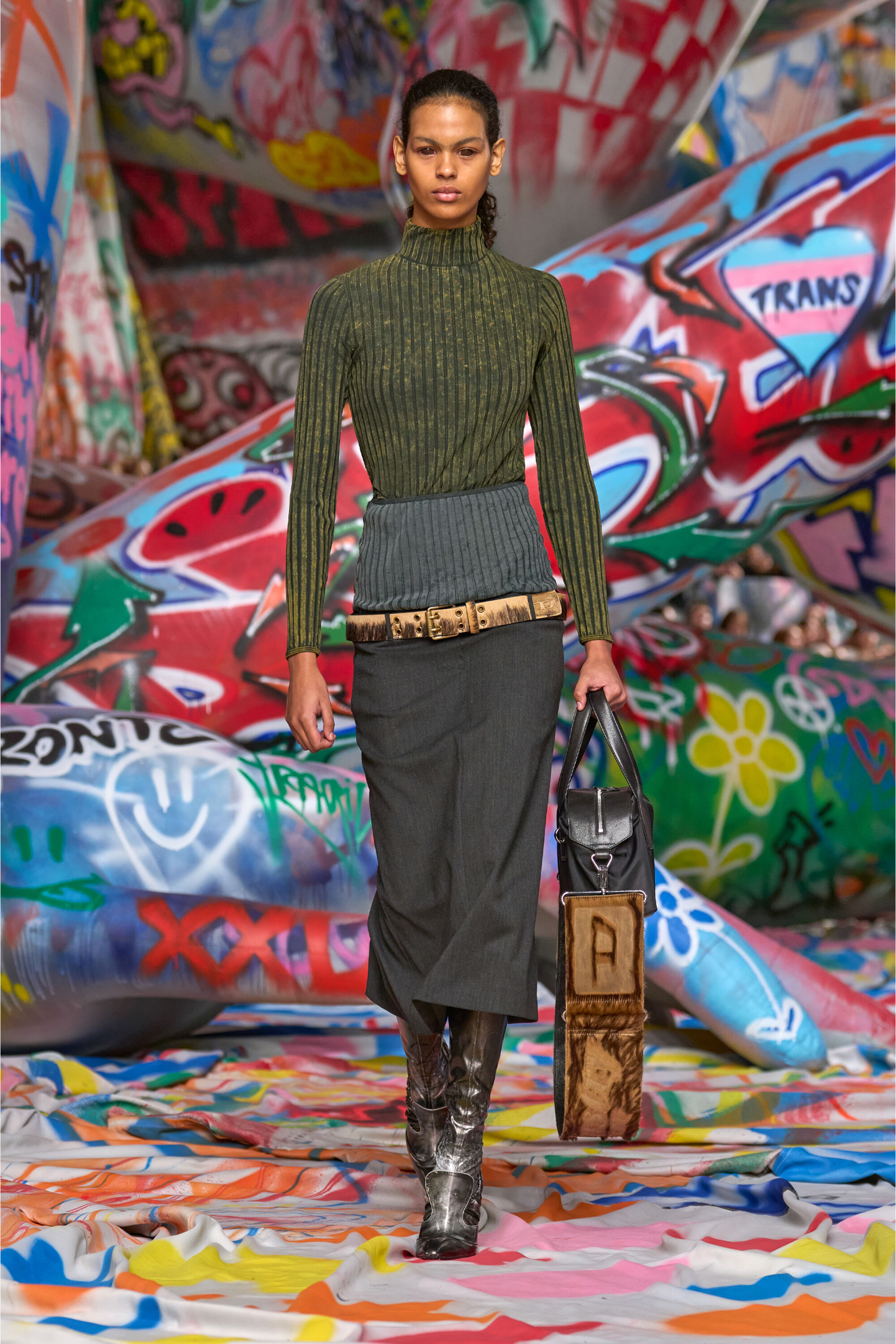 Diesel - T-CLAWA, Maglia in jersey trattato e lavorato a costa ampia Donna in Verde - 6