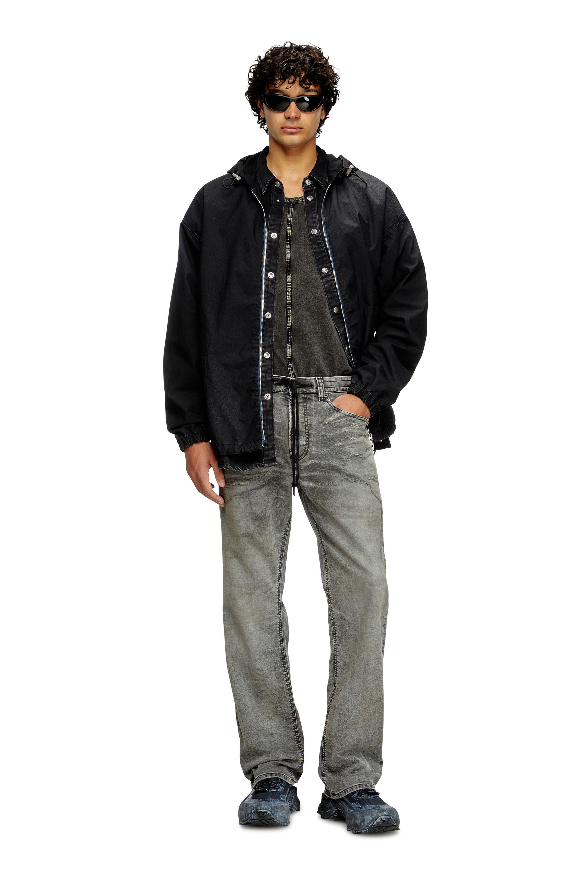 Diesel - Relaxed 2080 D-Reel Joggjeans® 09M35 Uomo, Nero/Grigio scuro - Image 1