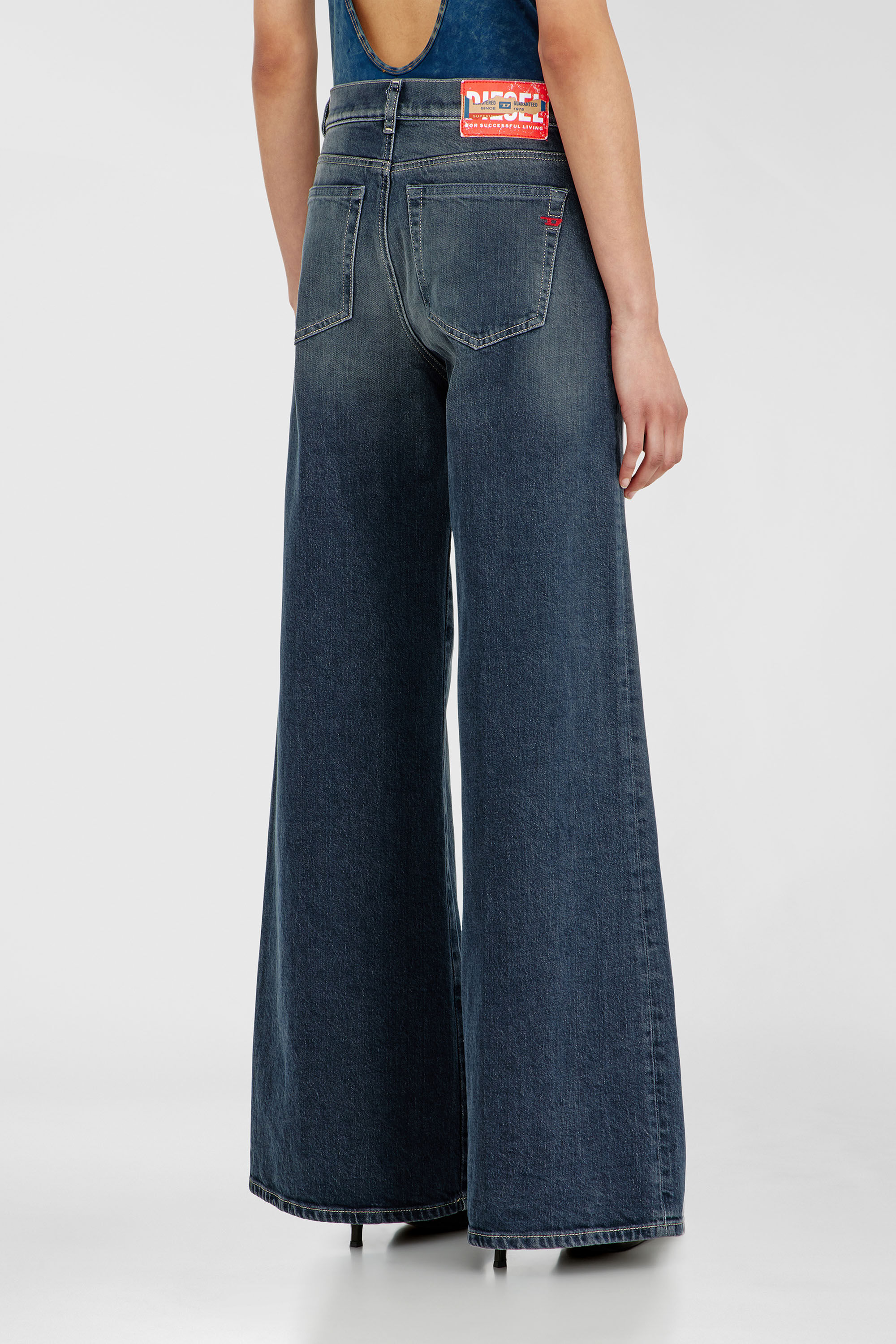 Diesel - Woman's Flare Jeans 1978 D-Akemi 007EI, Dark Blue - 5