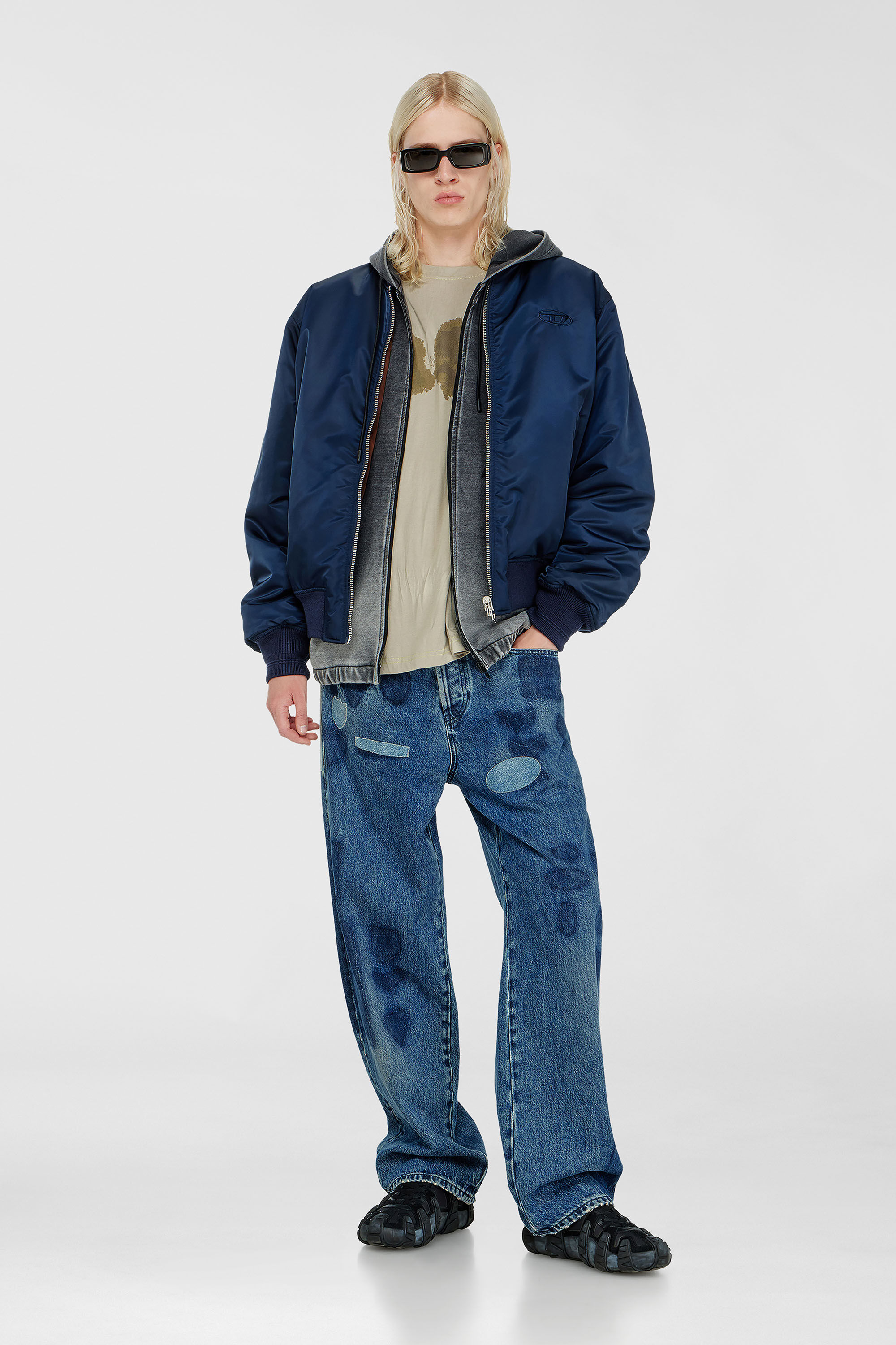 Diesel - W-TYPE-D1, Giacca bomber imbottita con ricamo Oval D Uomo in Blu - 1