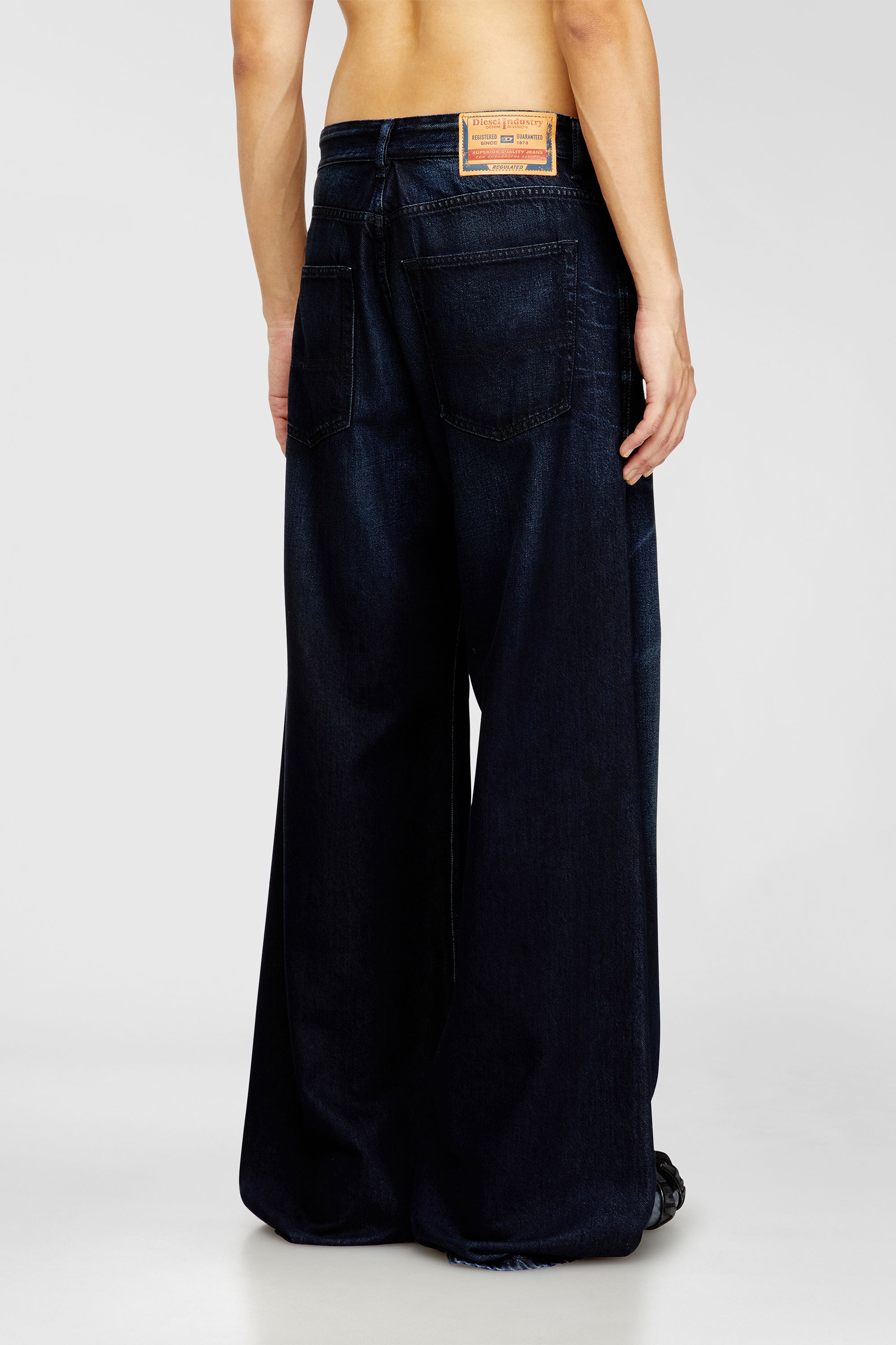 Diesel - Relaxed Jeans D-Rise 09N21 Uomo, Blu Scuro - Image 3