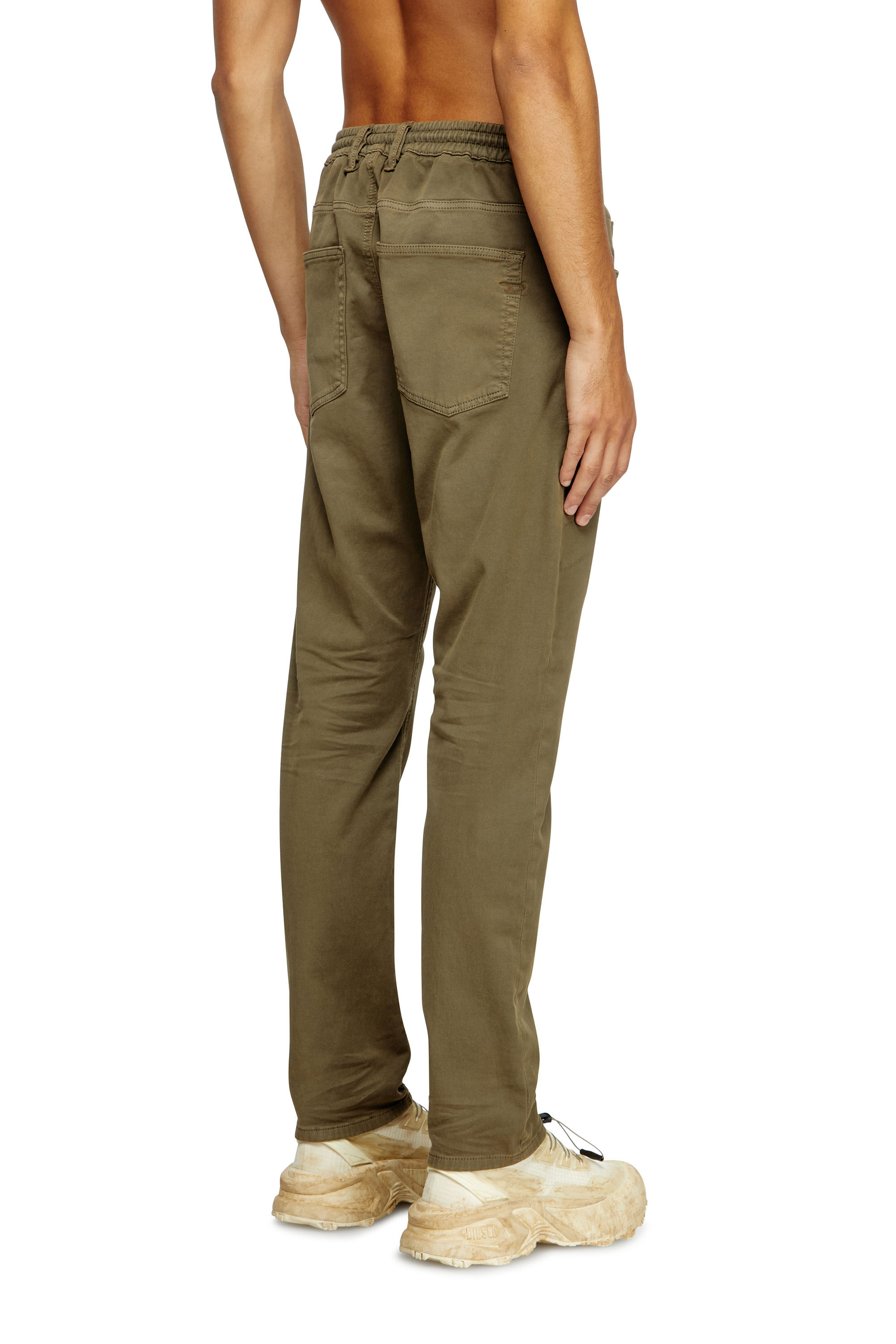Diesel - Regular 2030 D-Krooley Joggjeans® 0670M Uomo, Verde - Image 4