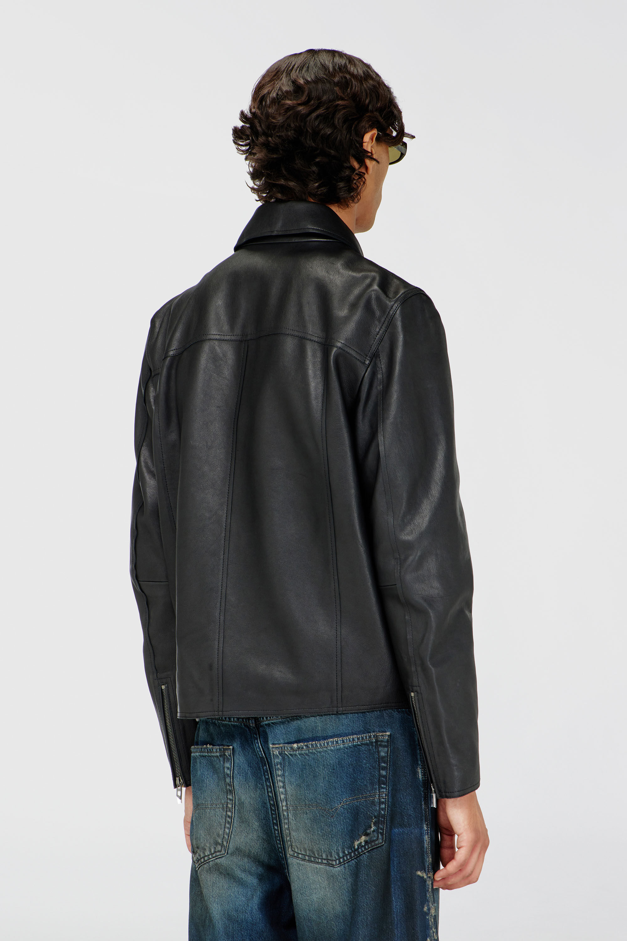 Diesel - L-KORN-A, Giacca in pelle con logo Oval D a rilievo Uomo in Nero - 4
