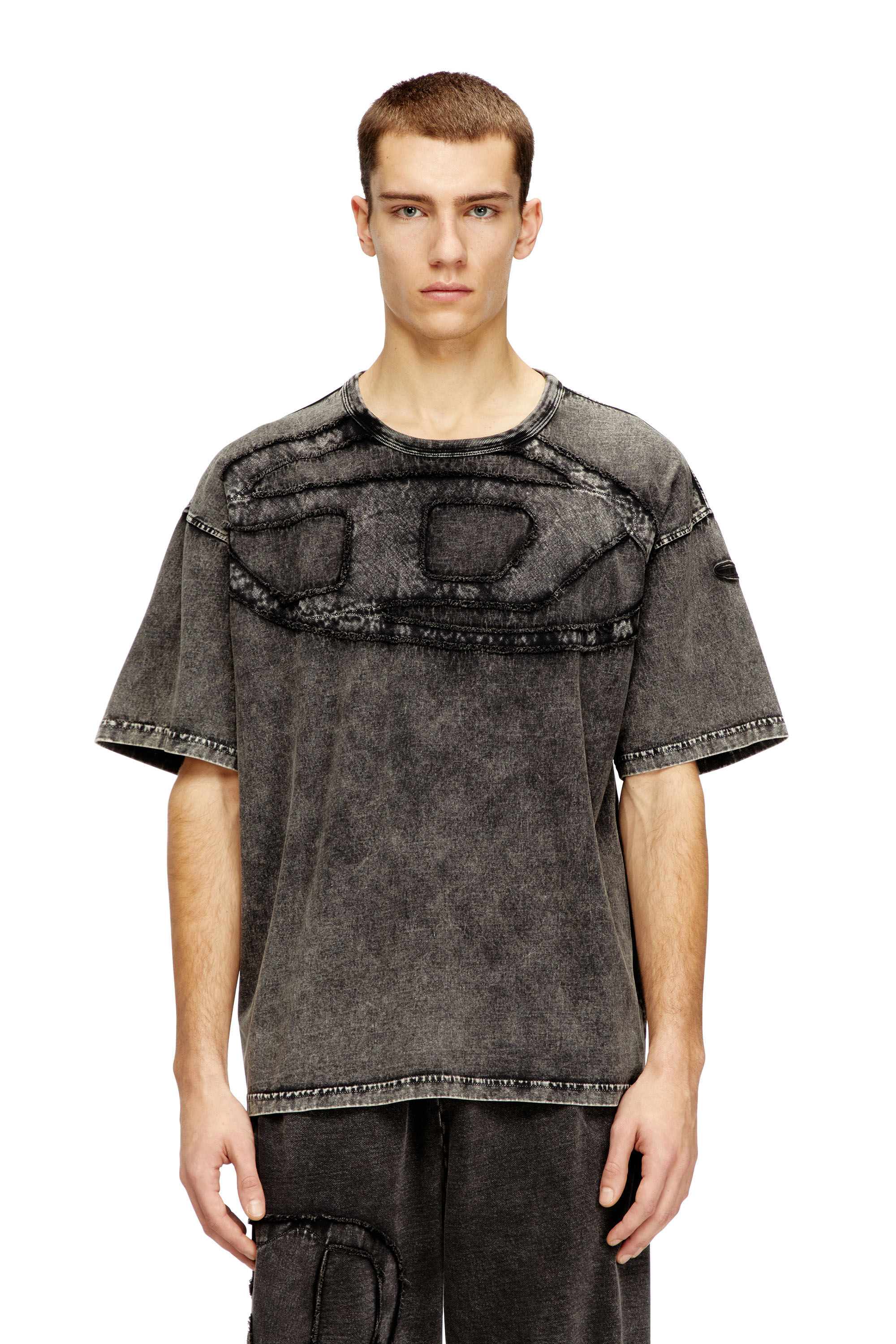 Diesel - T-BOXT-DEN, T-shirt in cotone dal taglio rilassato con applicazione Oval D Uomo in Grigio - 3