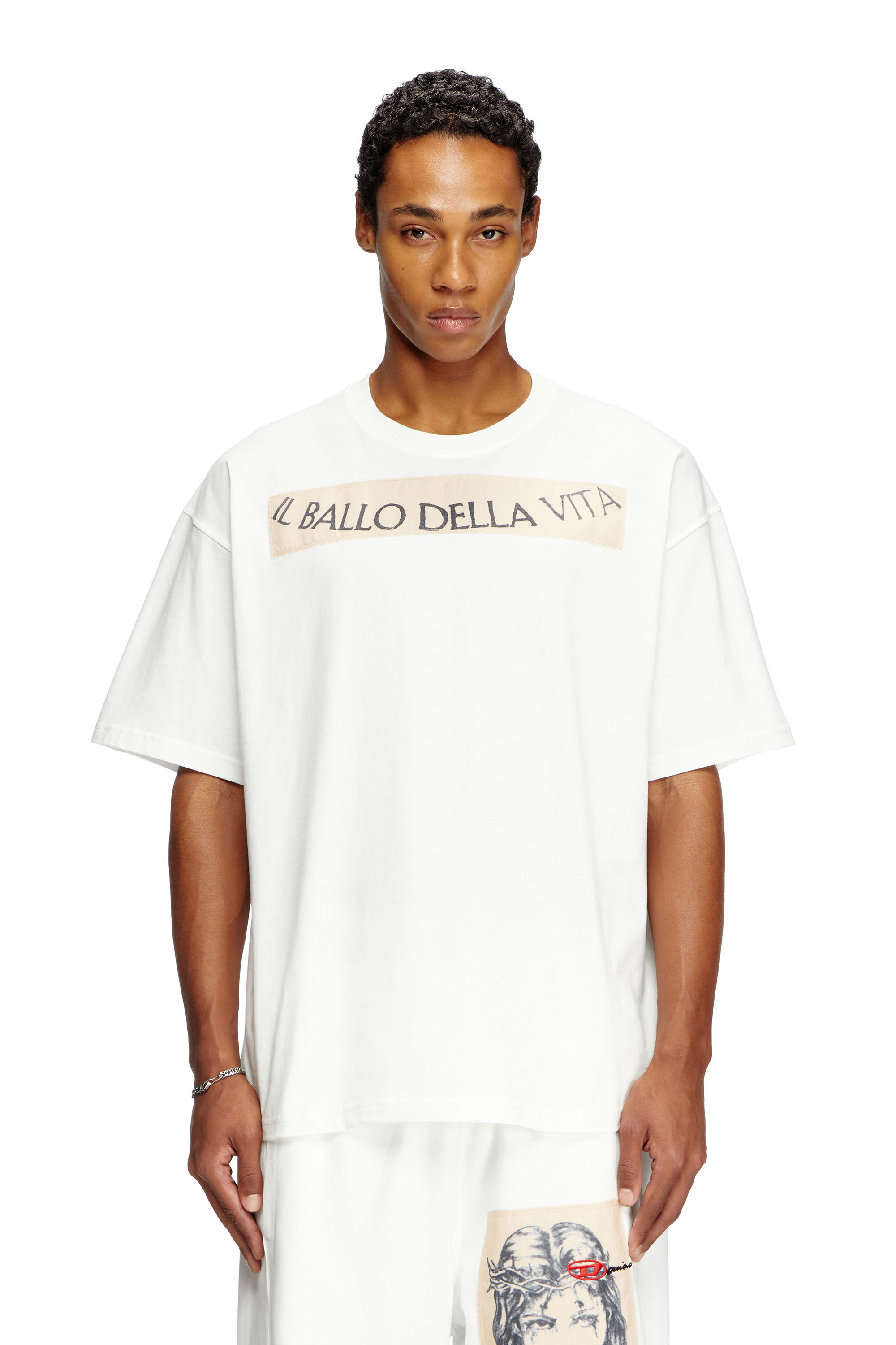 Diesel - T-BOXT-BALLO-DD, T-shirt con patch tattoo Unisex in Bianco - 3