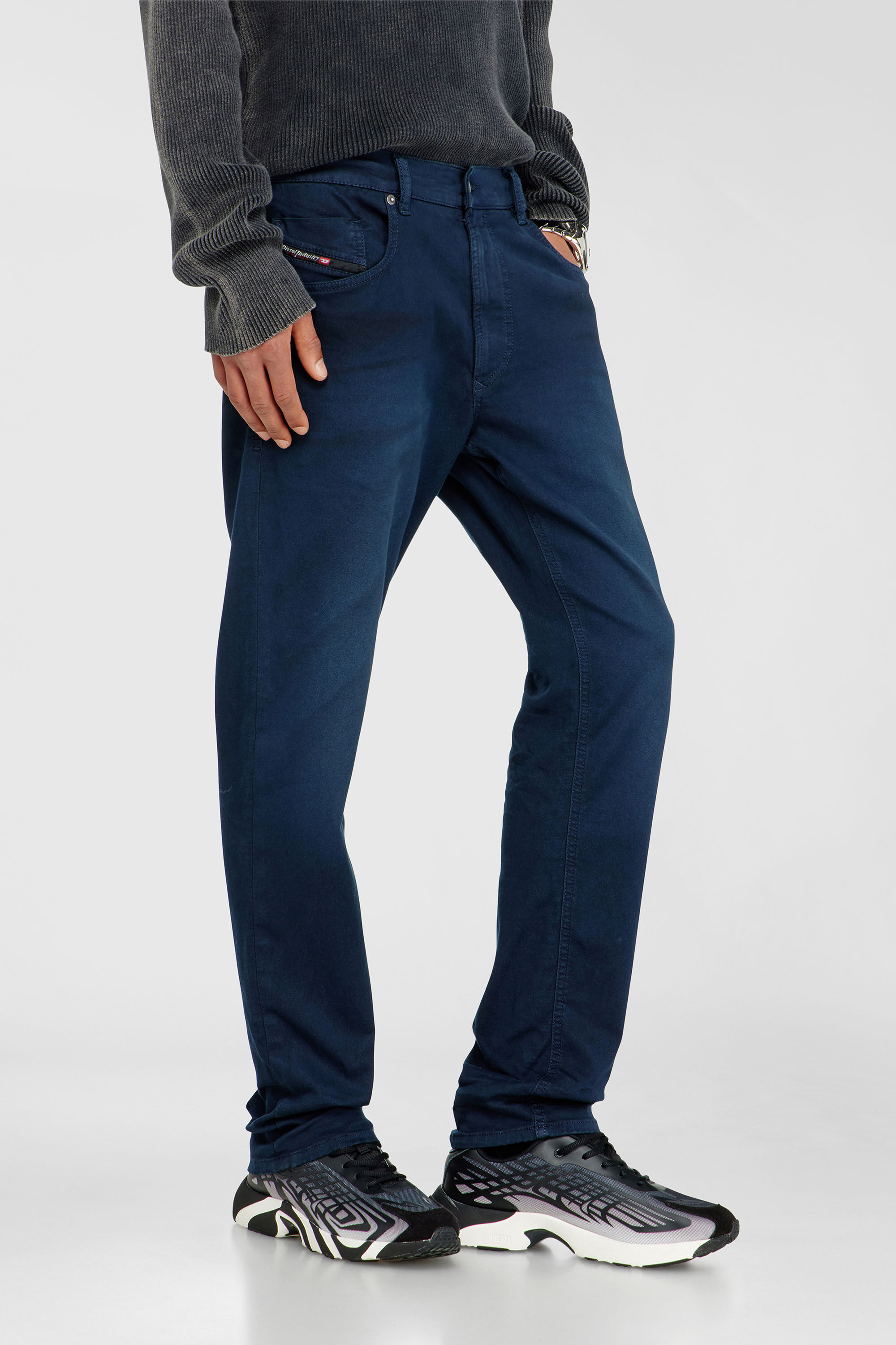 Diesel - Regular 2032 D-Krooley-BW Joggjeans&reg; 0670M Uomo, Blu Scuro - Image 5