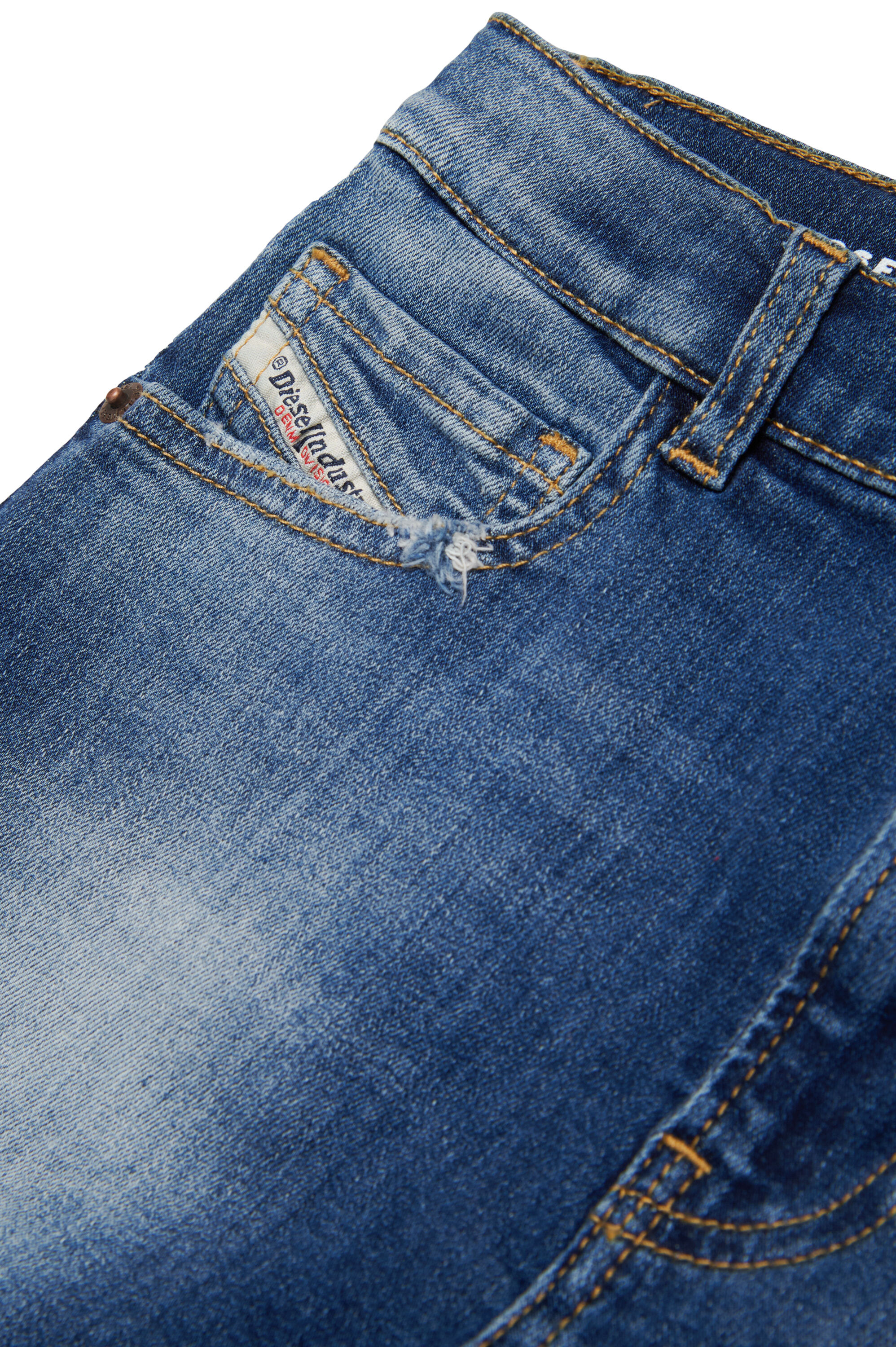 Diesel - PBOYSHORT-S, Shorts in denim rip&repair Donna in Blu - 4