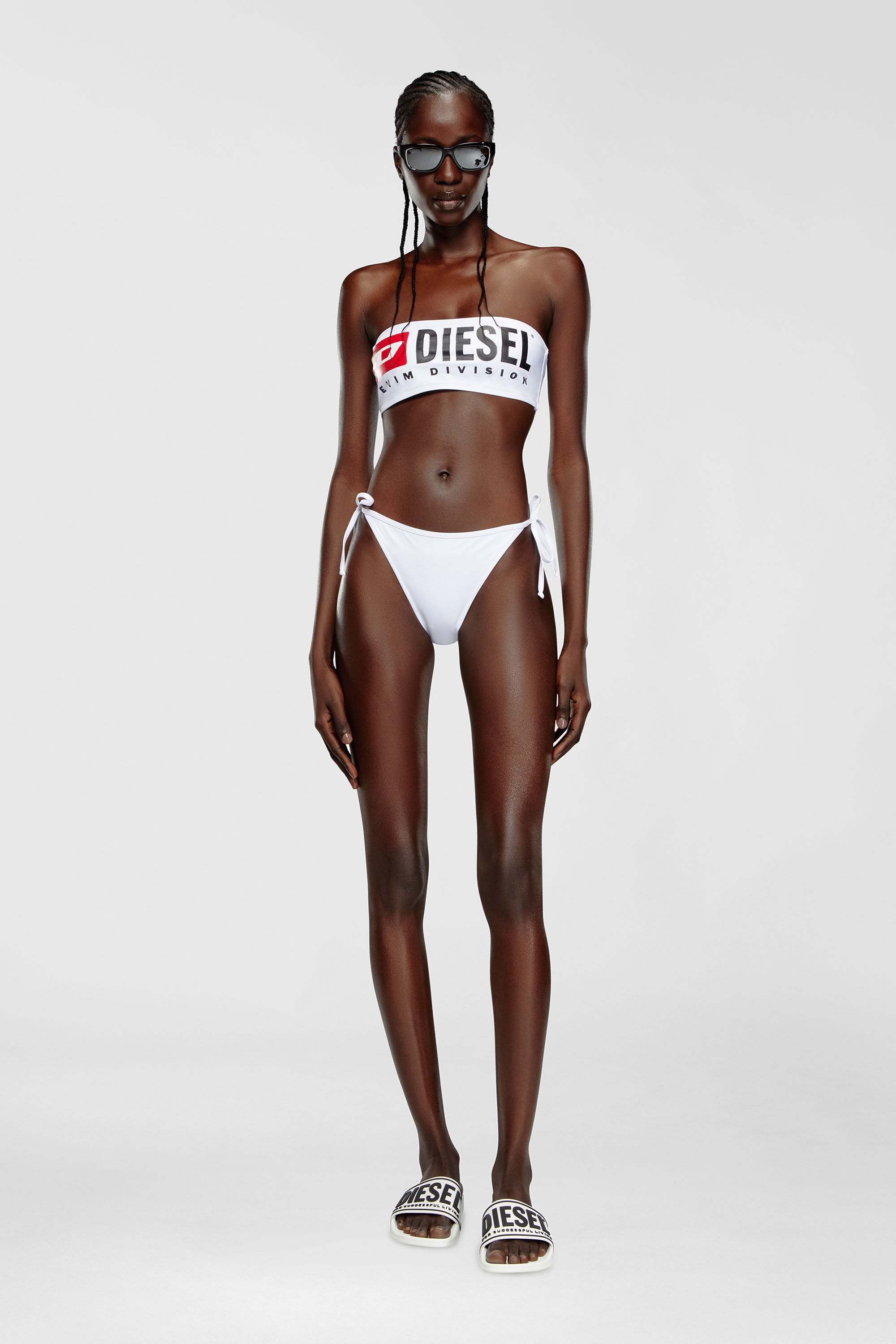 Diesel - BFB-BRYNA, Top bikini a fascia con maxi-logo Donna in Bianco - 2