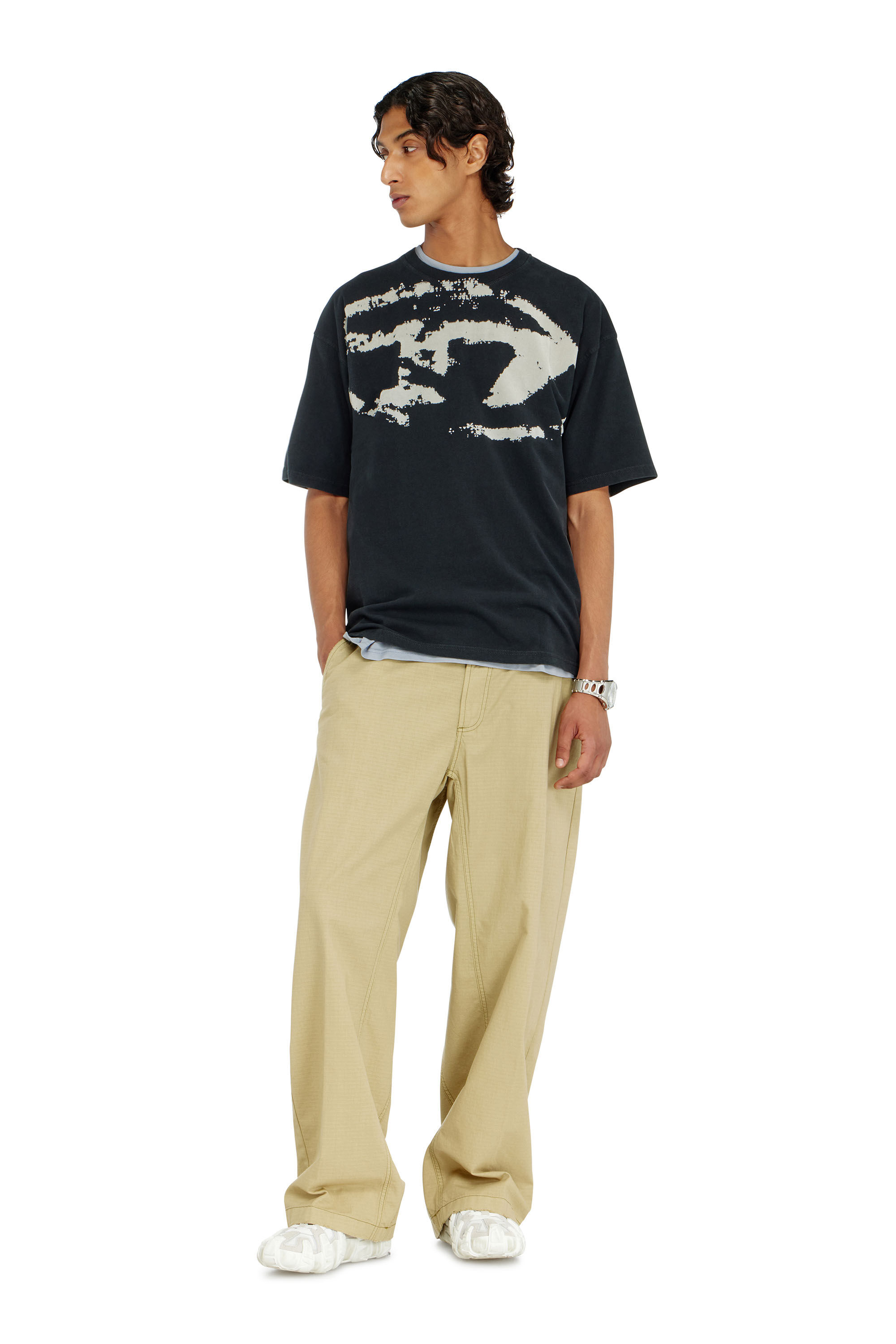 Diesel - T-BOXT-N14, T-shirt con stampa distressed floccata Uomo in Nero - 1