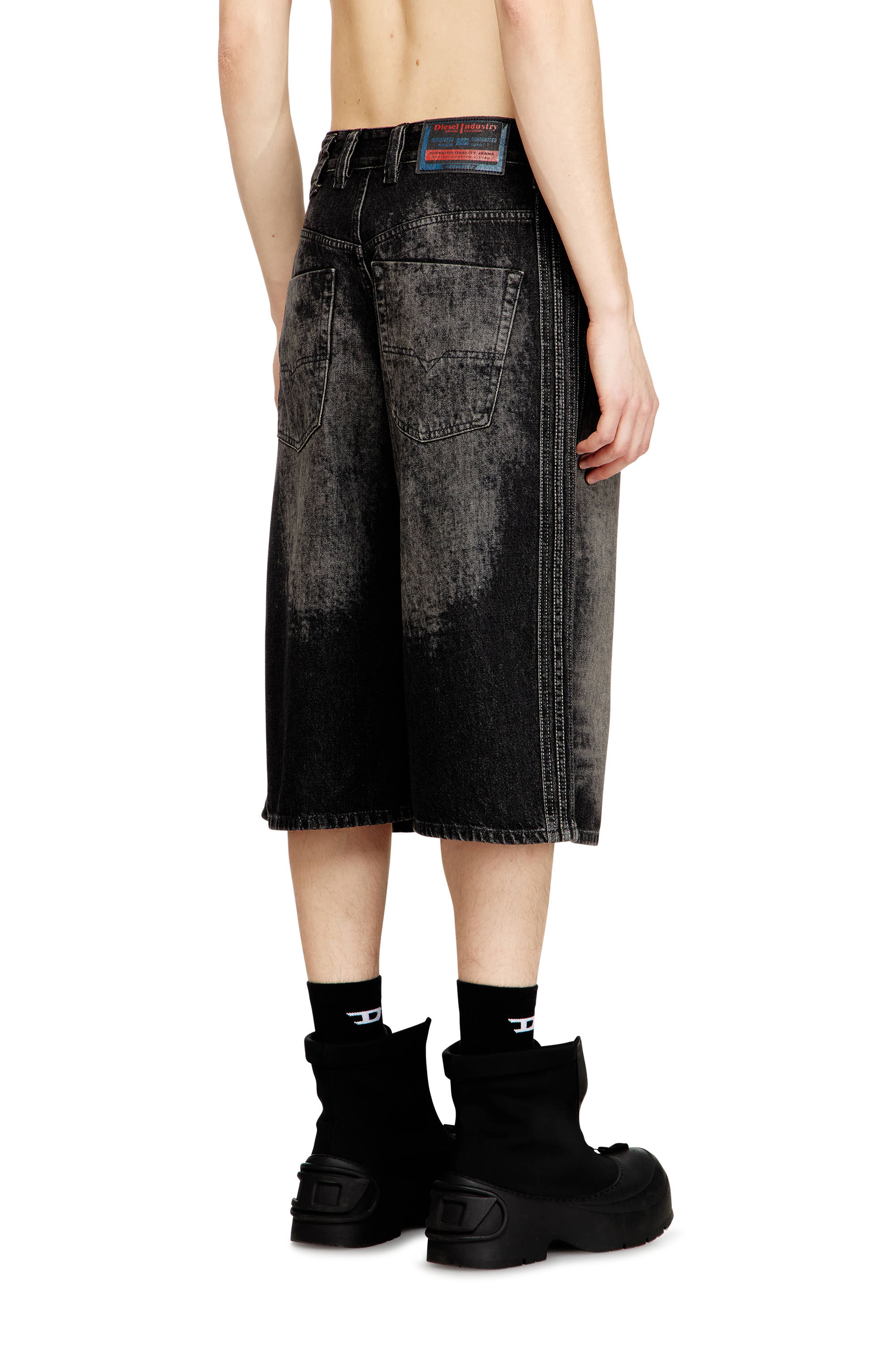 Diesel - D-ENIM-M-SHORT-S, Bermuda lunghi in denim di cotone e canapa trattato Unisex in Nero - 2