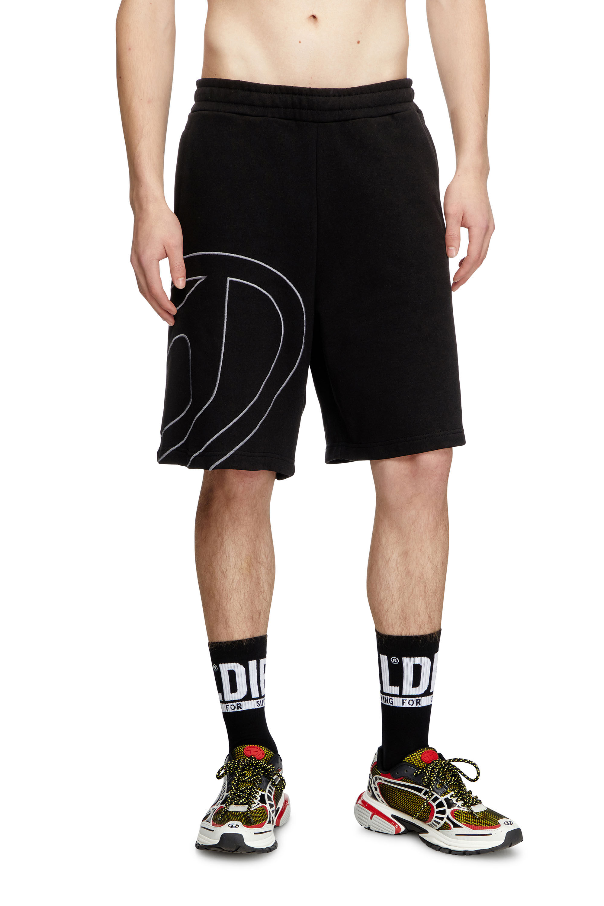 Diesel - P-CROW-MEGOVAL, Shorts sportivi con maxi logo D Uomo in Nero - 3