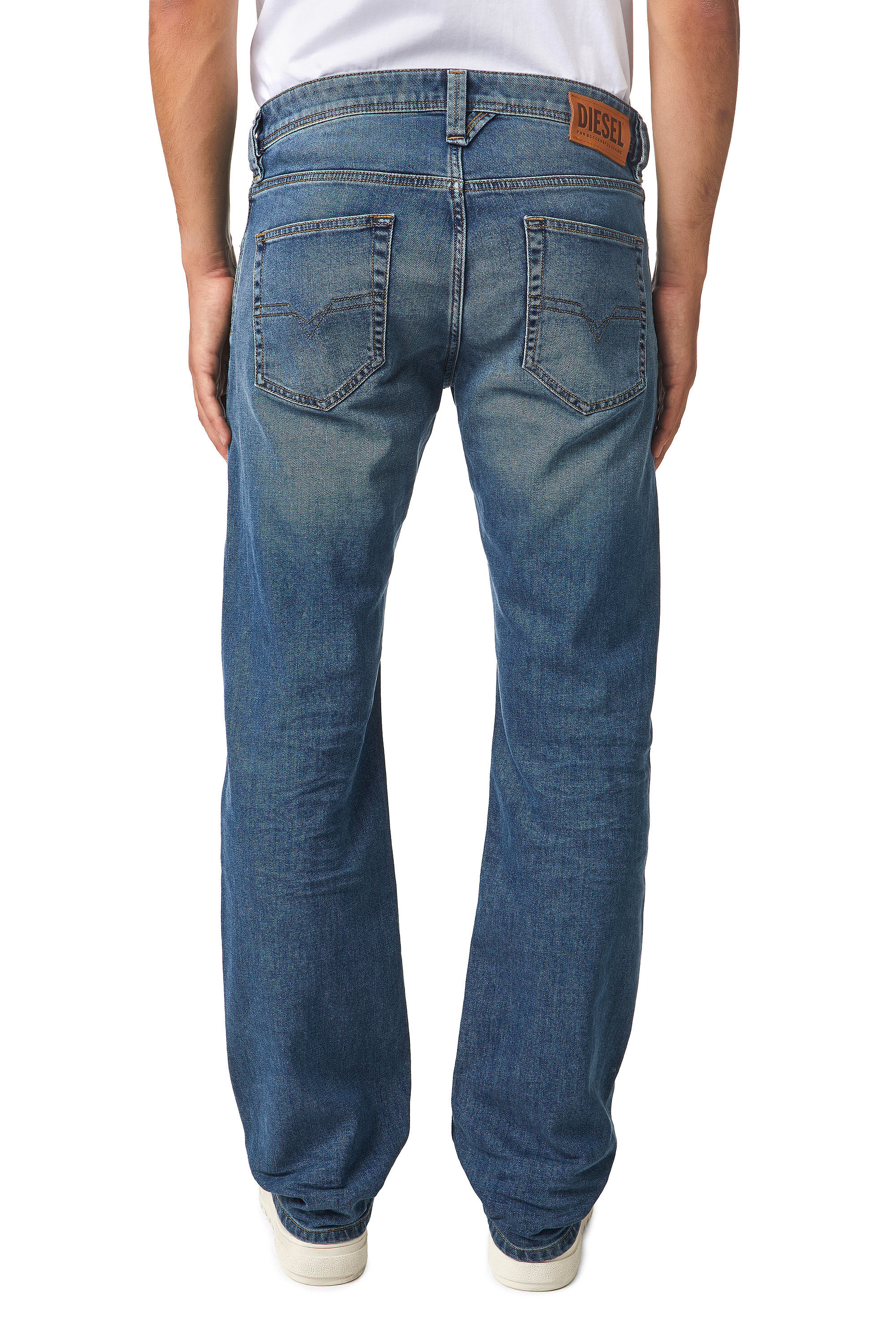 Diesel - Larkee 009EI Straight Jeans, Blu medio - Image 4