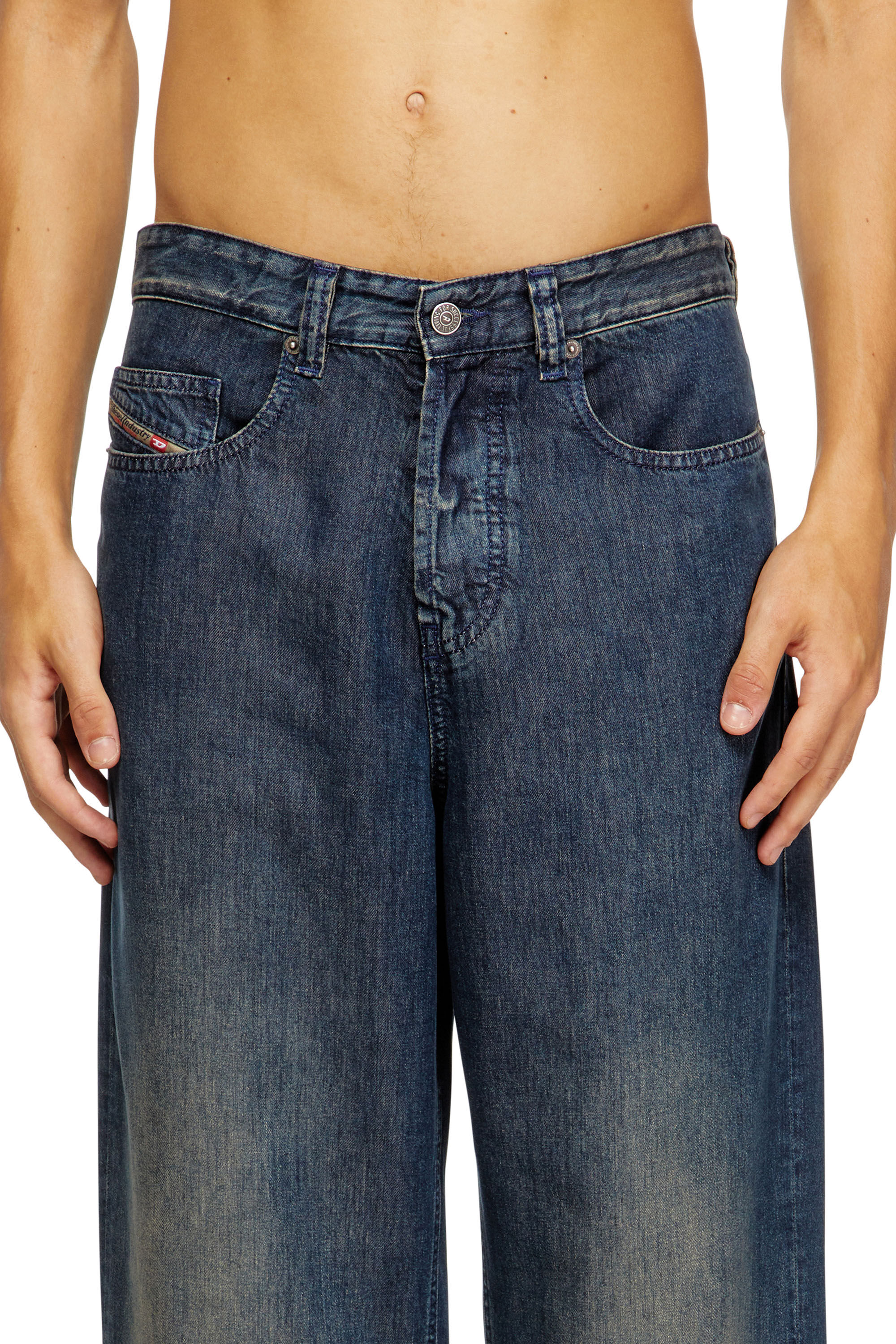 Diesel - Relaxed Jeans 2001 D-Macro 068TD Uomo, Blu Scuro - Image 5