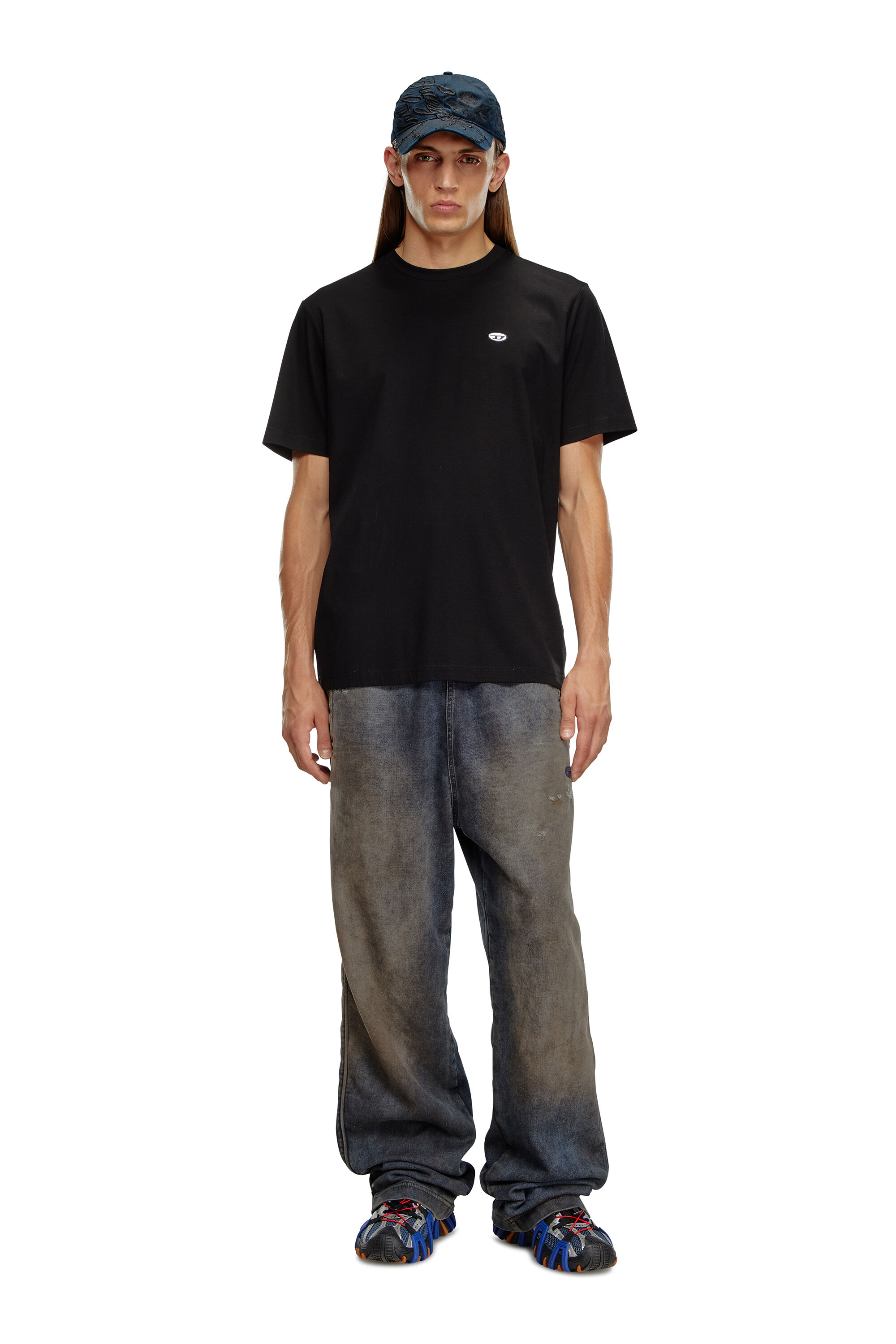 Diesel - T-JUST-DOVAL-PJ, T-shirt con patch oval D Uomo in Nero - 1