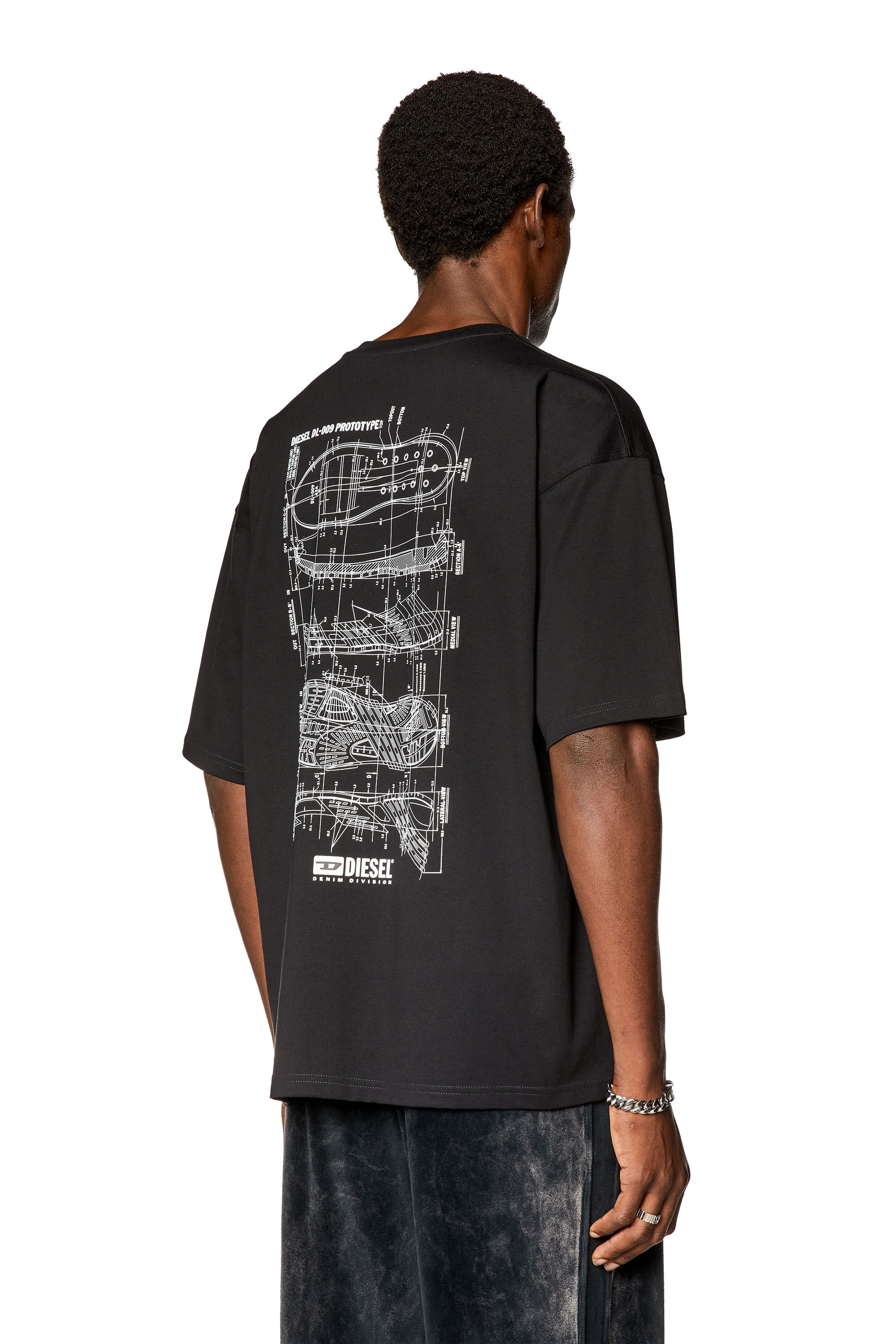 Diesel - T-BOXT-N2, Uomo T-shirt con stampa sneaker Prototype in Nero - Image 4