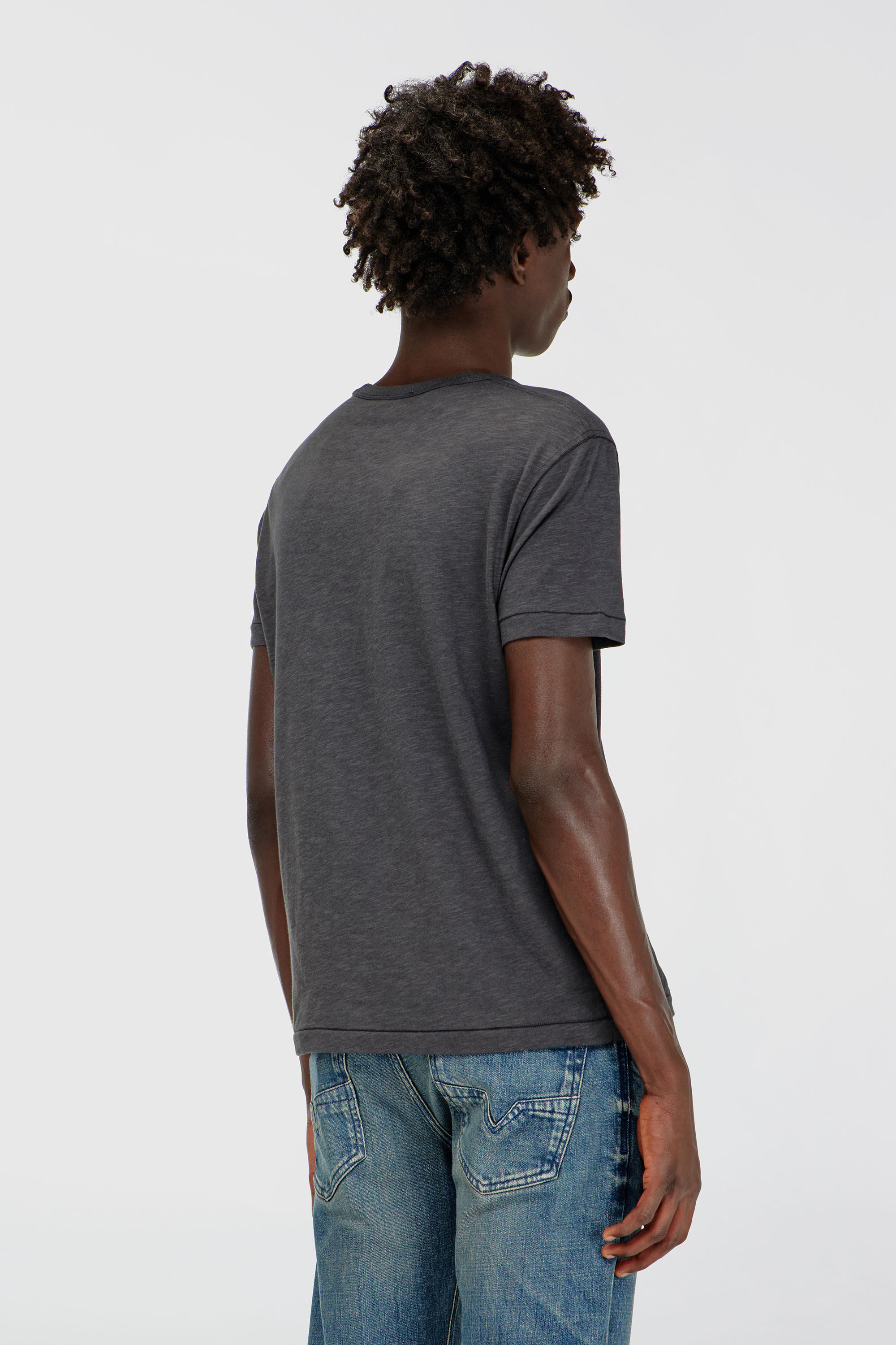 Diesel - T-NOTS, T-shirt in jersey fiammato con stampa effetto craquel&eacute; Uomo in ToBeDefined - 3