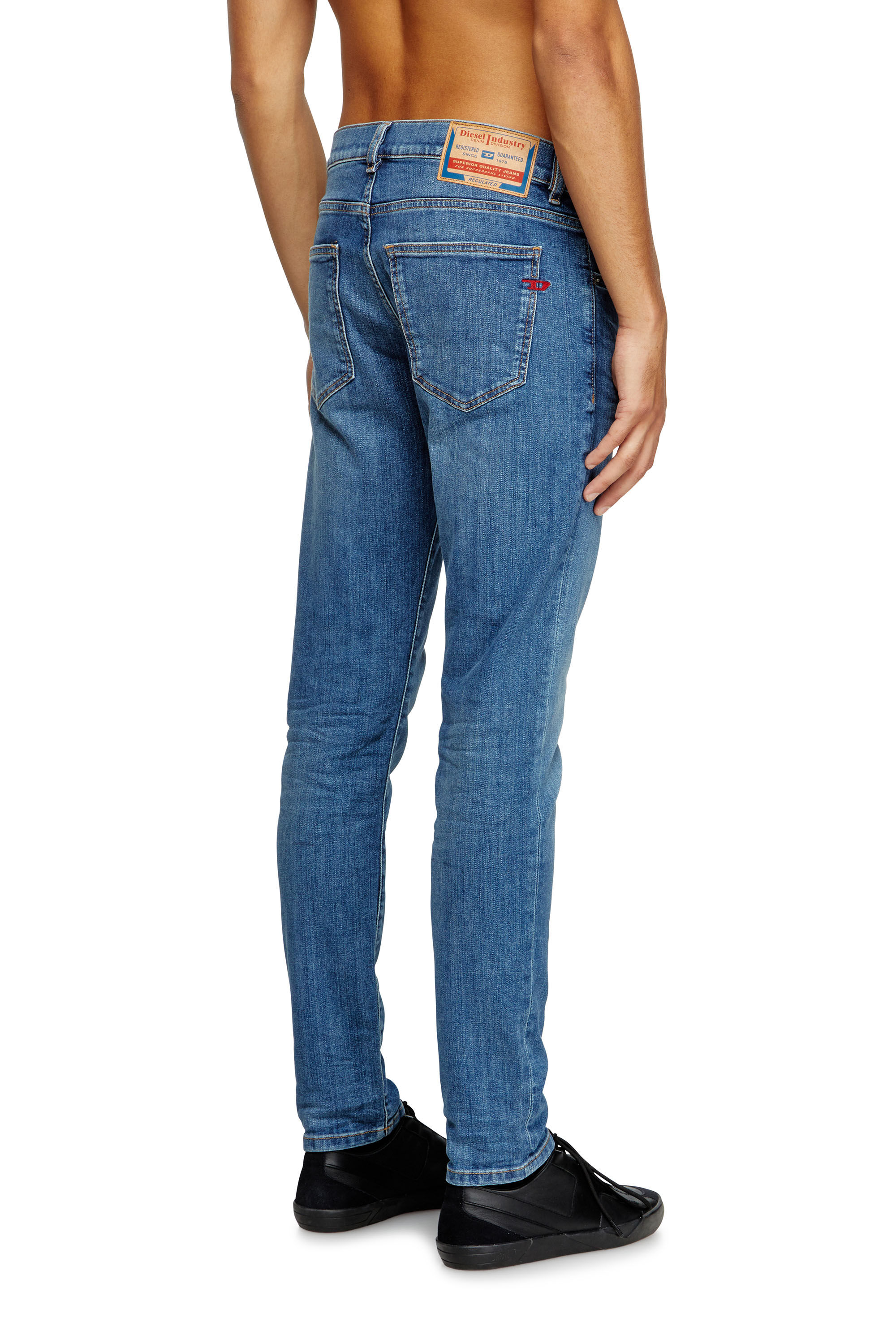 Diesel - Slim Jeans 2019 D-Strukt 0KIAL Uomo, Blu Chiaro - Image 4