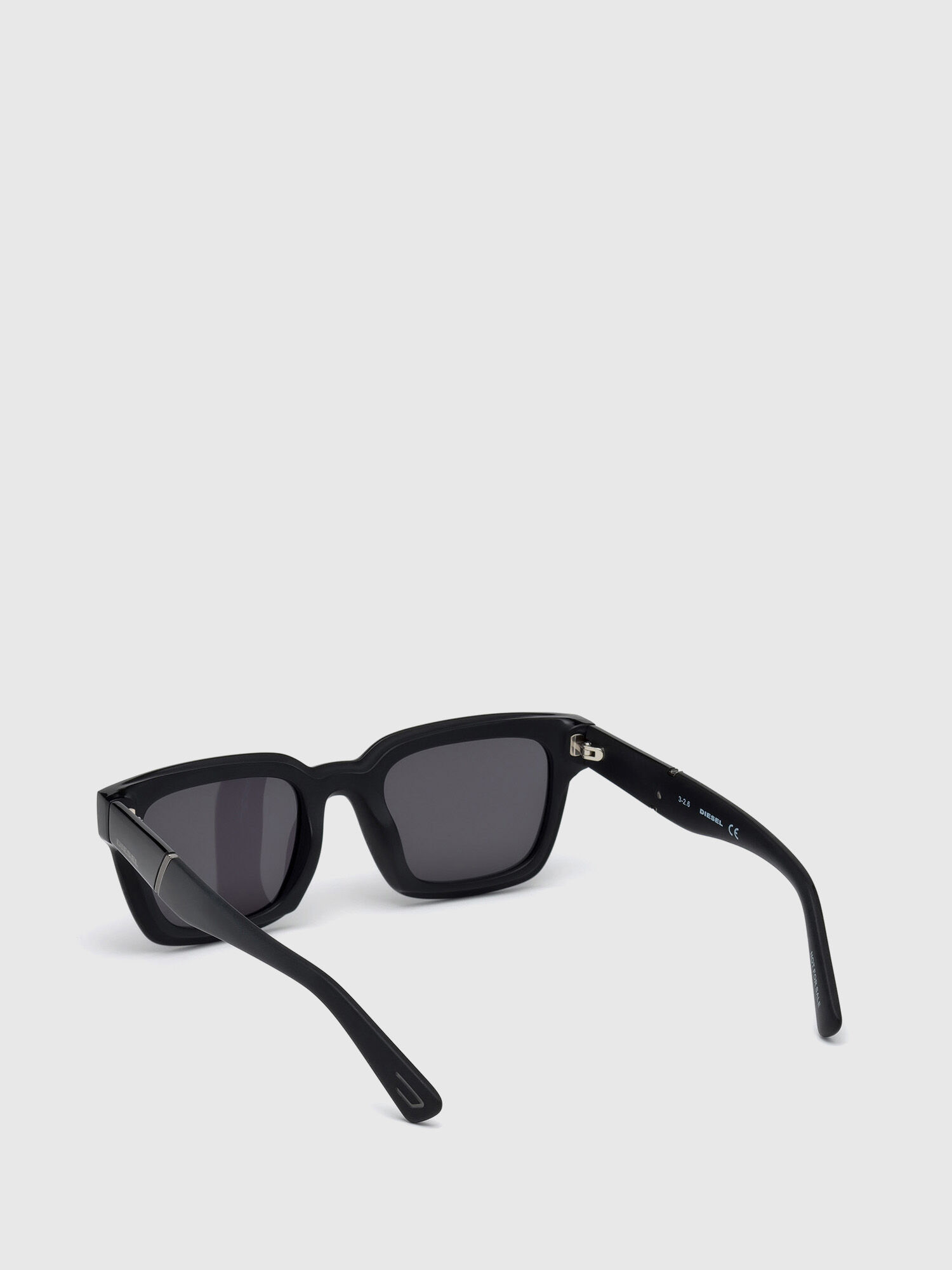 DL0231, Nero