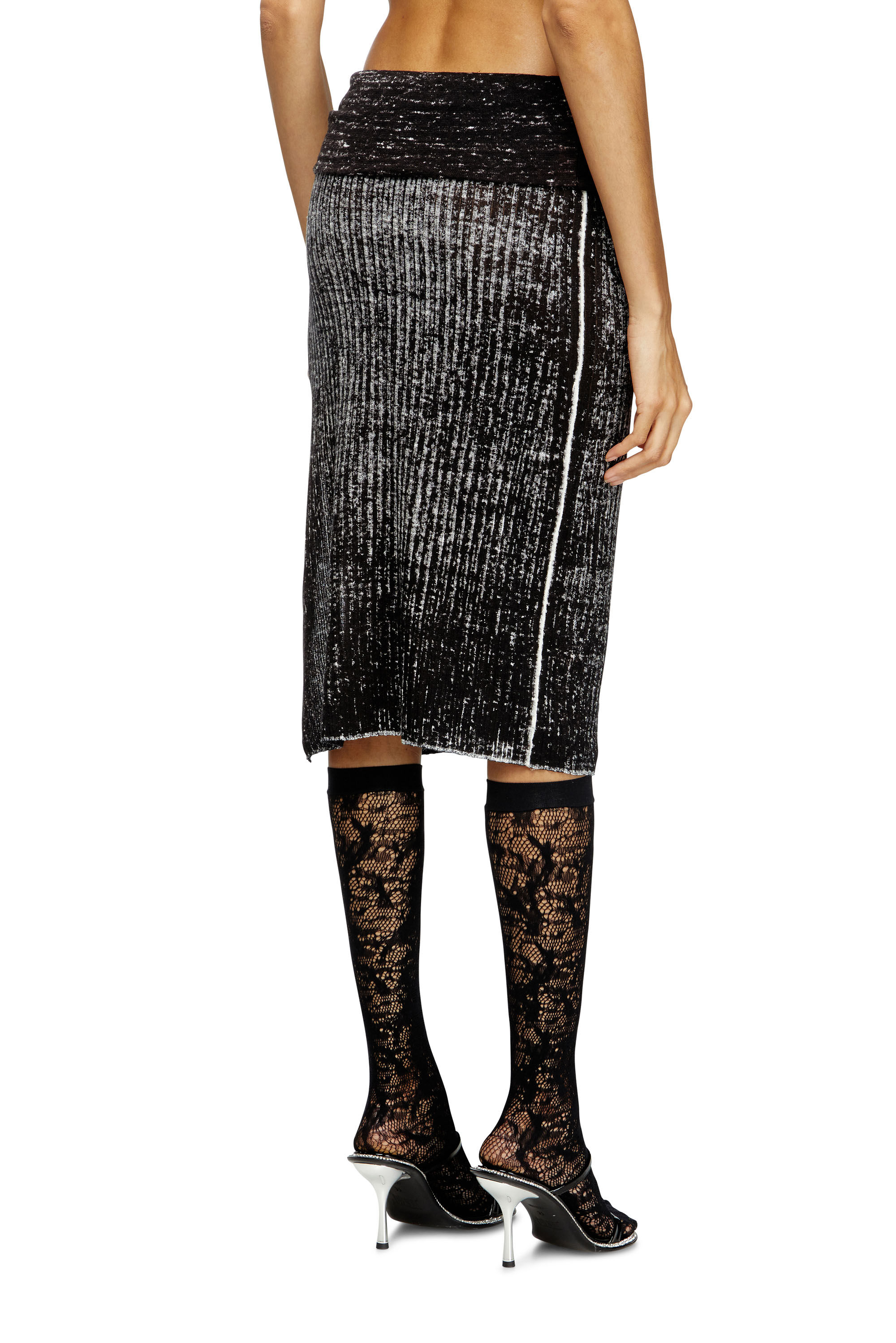 Diesel - M-EGANOID, Gonna in maglia con laccio sul fianco Donna in Nero - 4