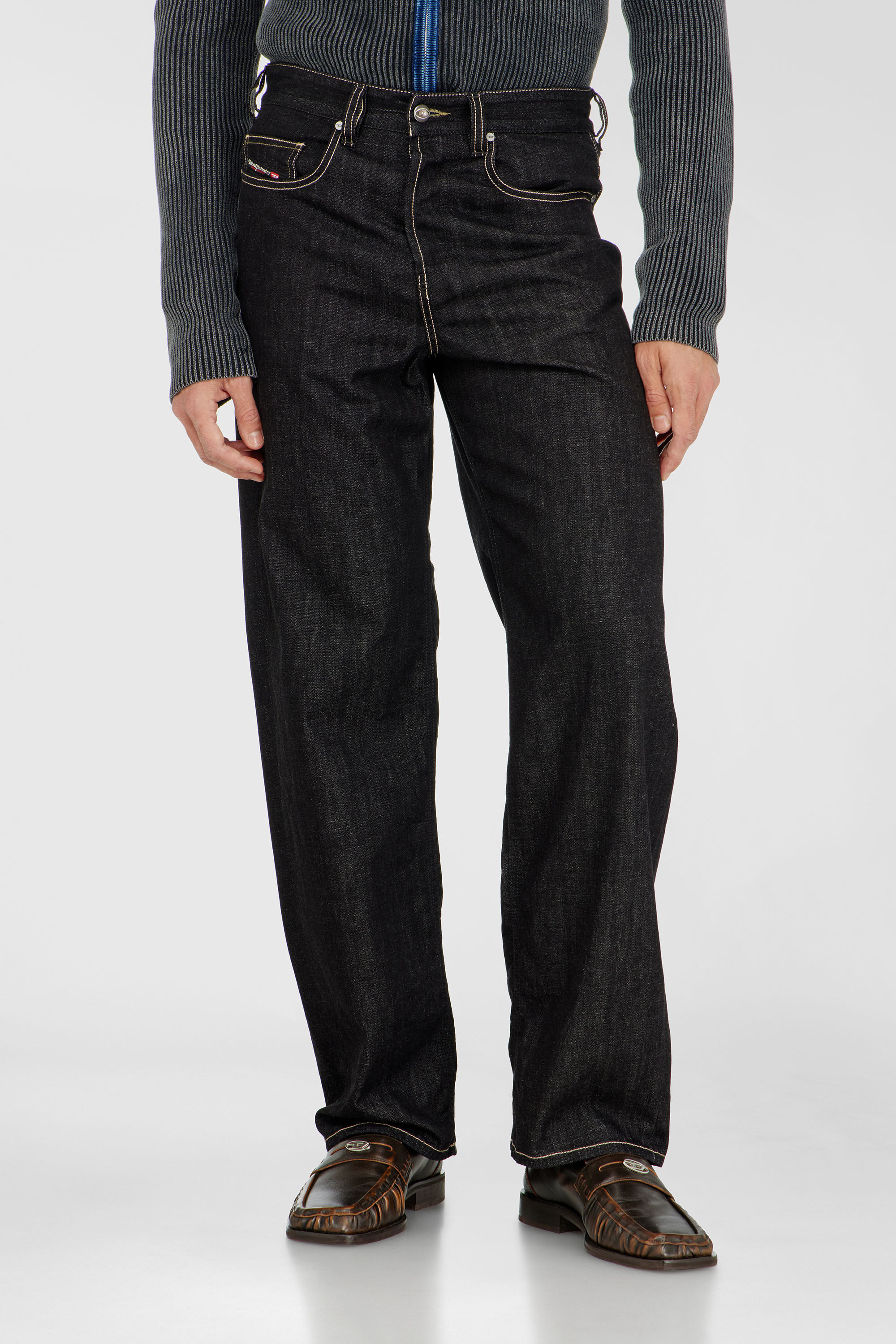 Diesel - Relaxed Jeans 2001 D-Macro 09R42 Uomo, Nero/Grigio scuro - Image 4