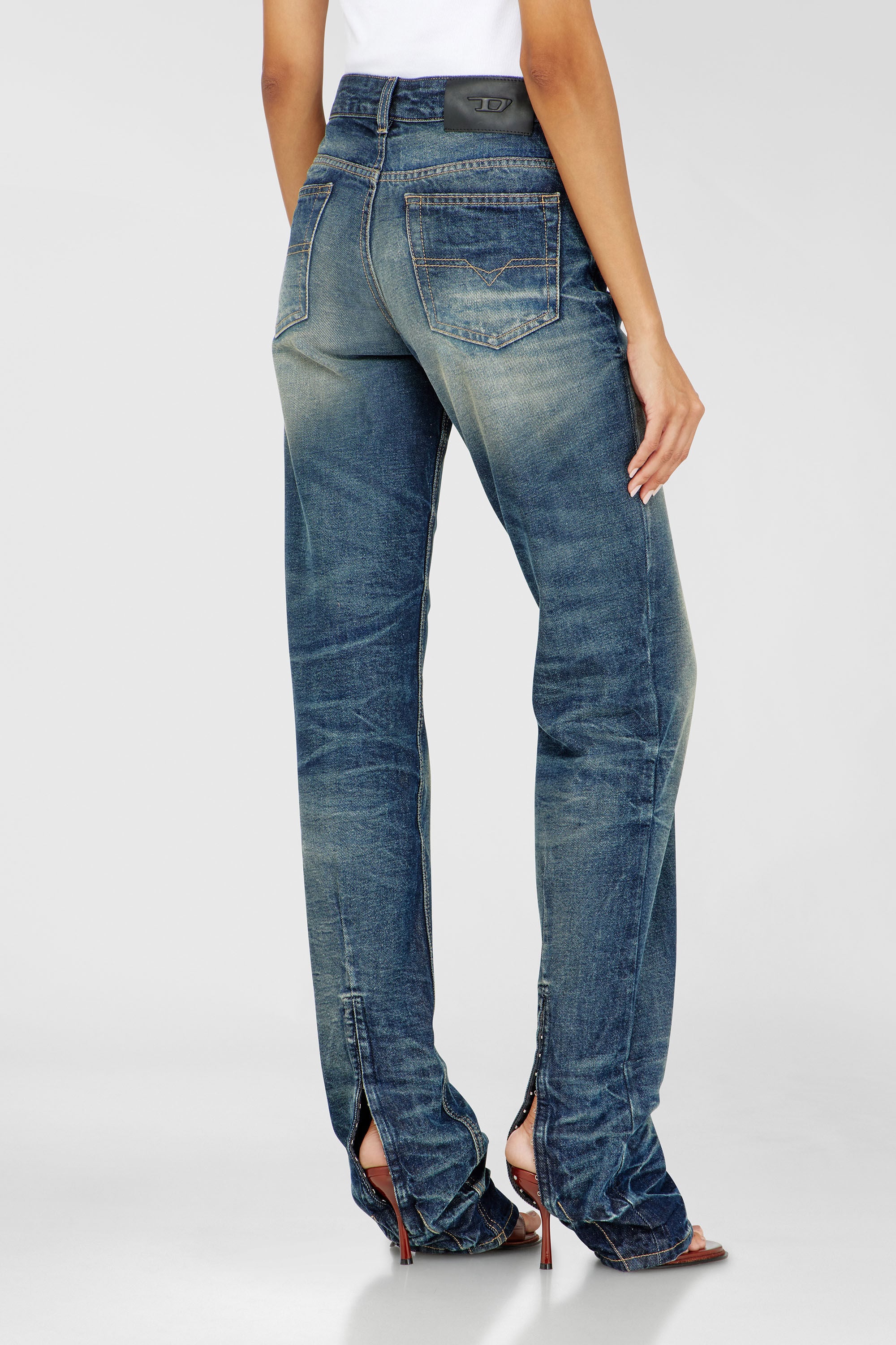 Diesel - Regular Jeans D-Heel 0DBFC Donna, Blu medio - Image 5