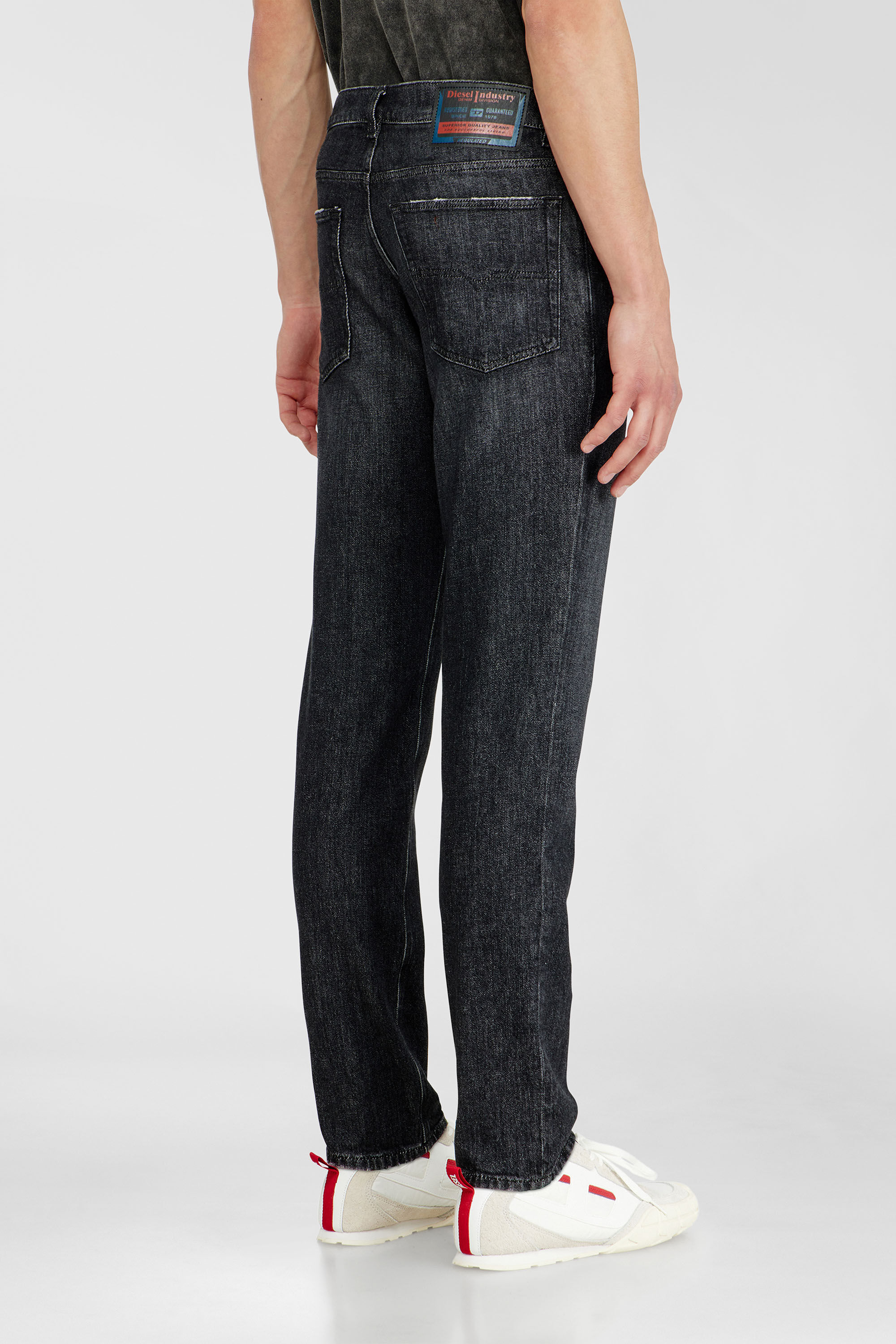 Diesel - Regular Jeans 2023 D-Finitive 09P79 Uomo, Nero/Grigio scuro - Image 5