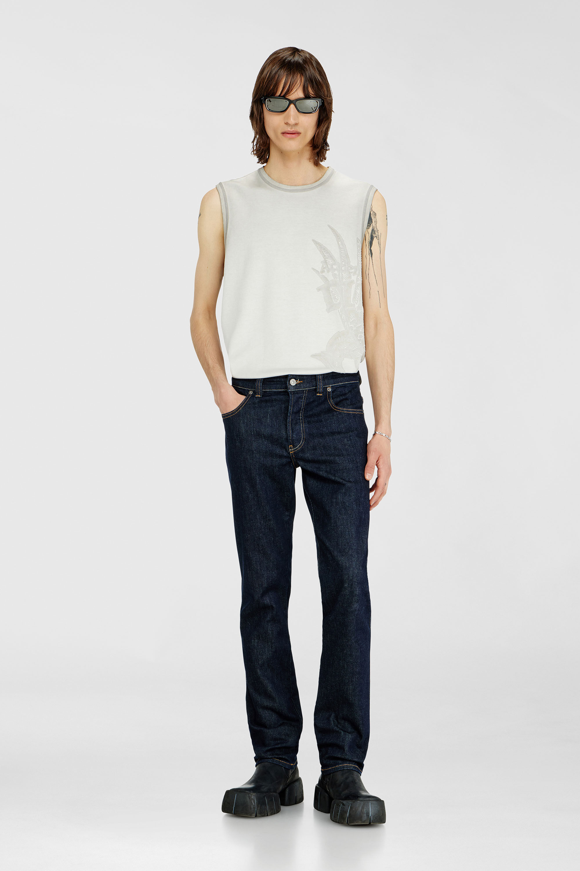 Diesel - Slim Jeans 1993 D-Vyl 0DBEJ Uomo, Blu Scuro - Image 1
