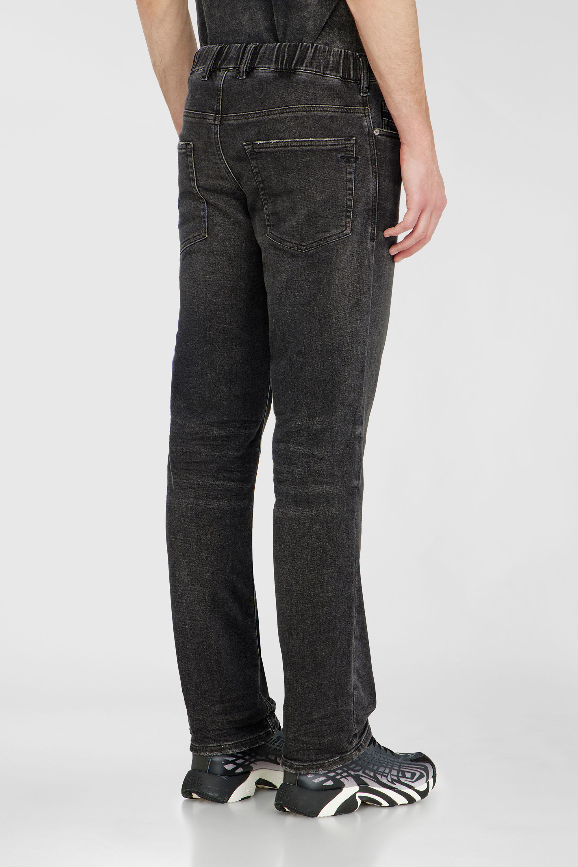 Diesel - Regular 2090 D-Veekley Joggjeans&reg; 09P92 Uomo, Nero/Grigio scuro - Image 3