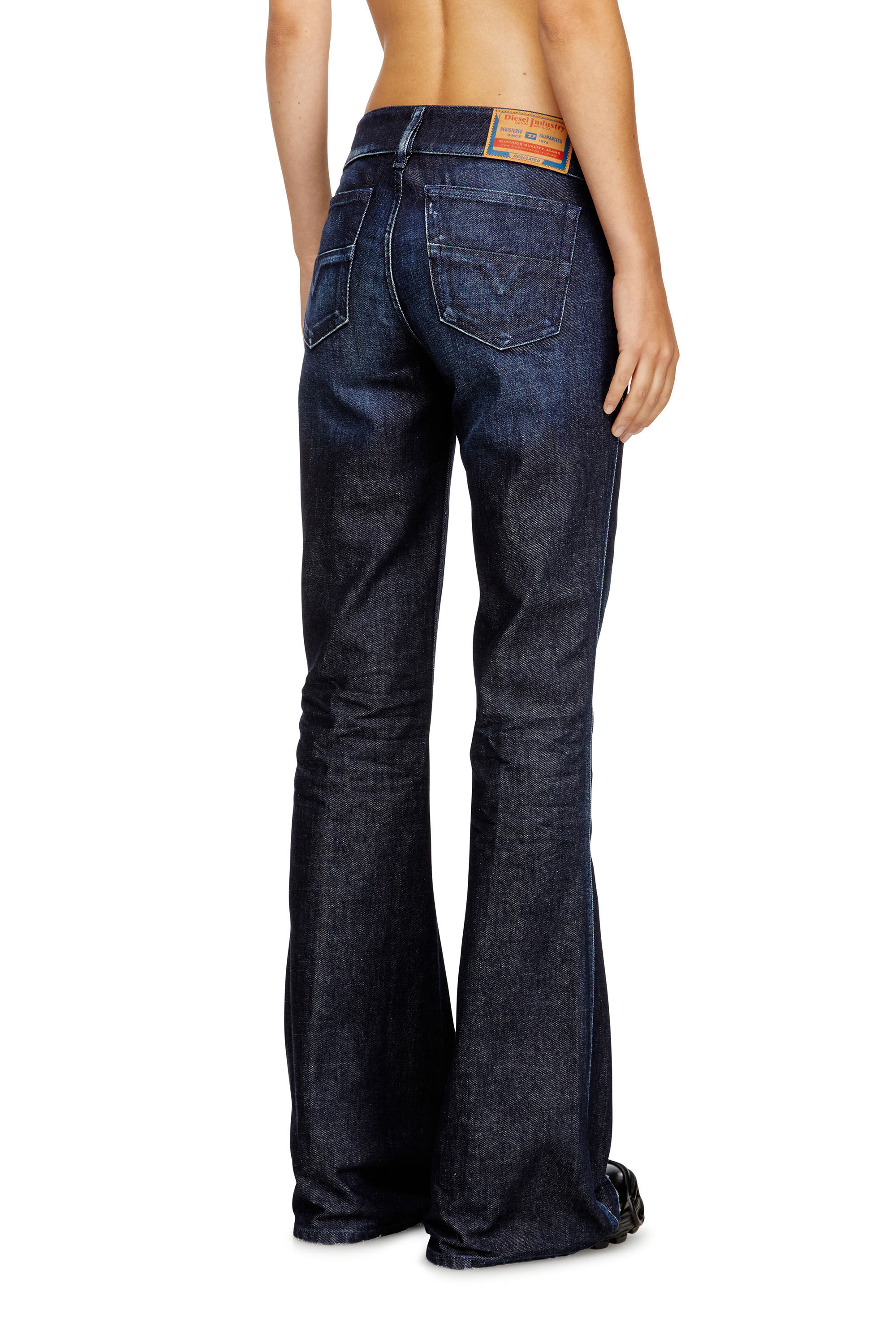 Diesel - Bootcut Jeans D-Hush 09M19 Donna, Blu Scuro - Image 4