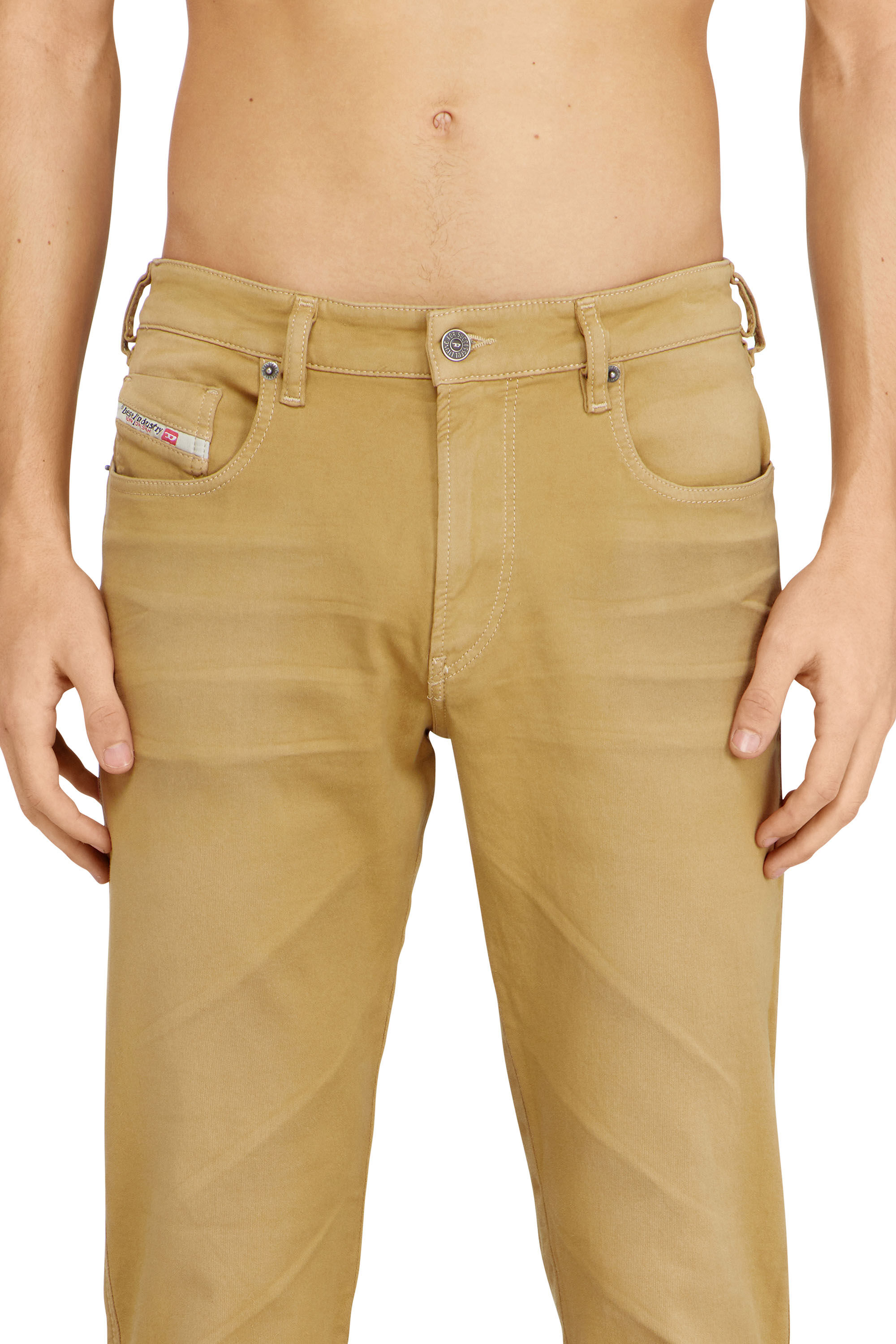 Diesel - Slim 2062 D-Strukt Joggjeans&reg; 0670M Uomo, Beige - Image 5