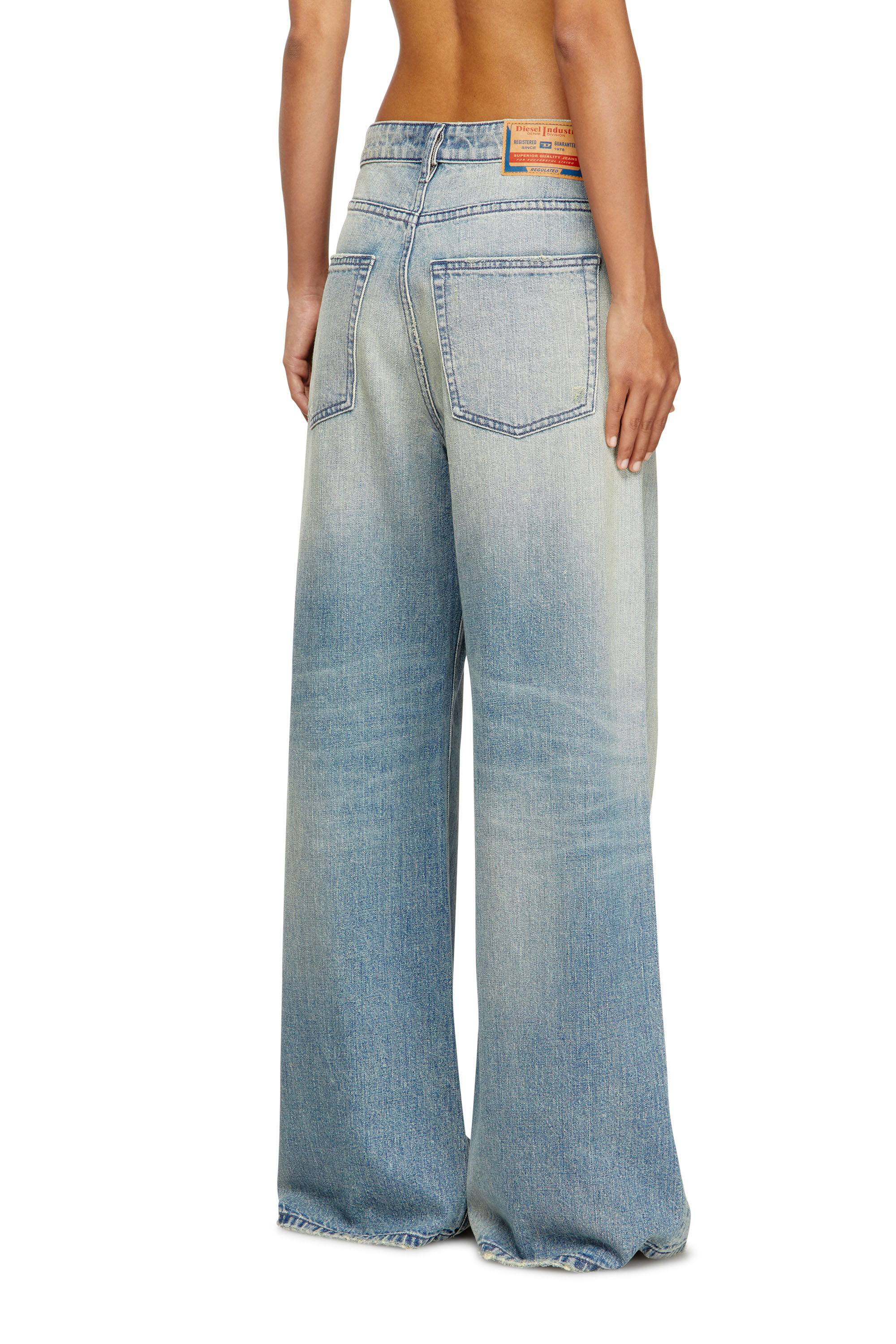 Diesel - Relaxed Jeans 1996 D-Sire 0DBEC Donna, Blu Chiaro - Image 4