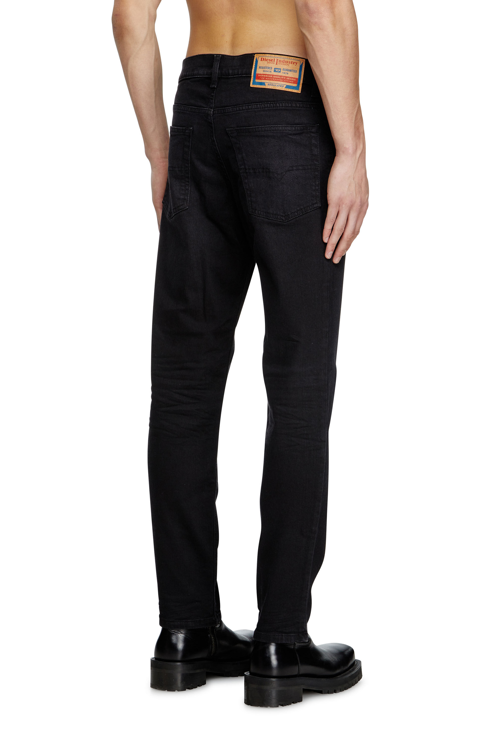 Diesel - Regular Jeans 2023 D-Finitive 0KIAJ Uomo, Nero/Grigio scuro - Image 4
