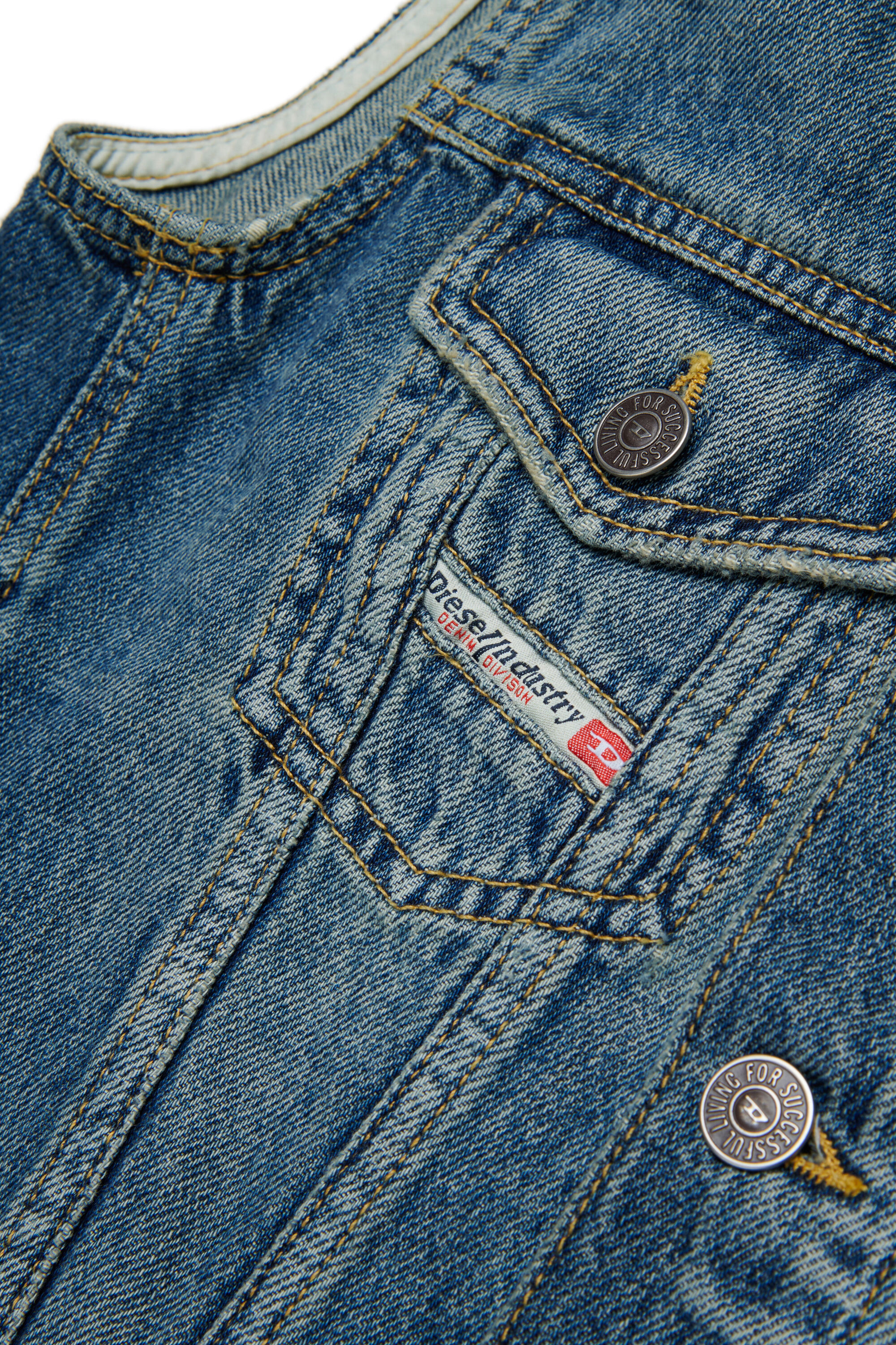 Diesel - JNHILL-OVER-SM, Gilet in denim trattato con abrasioni Uomo in Blu - 4