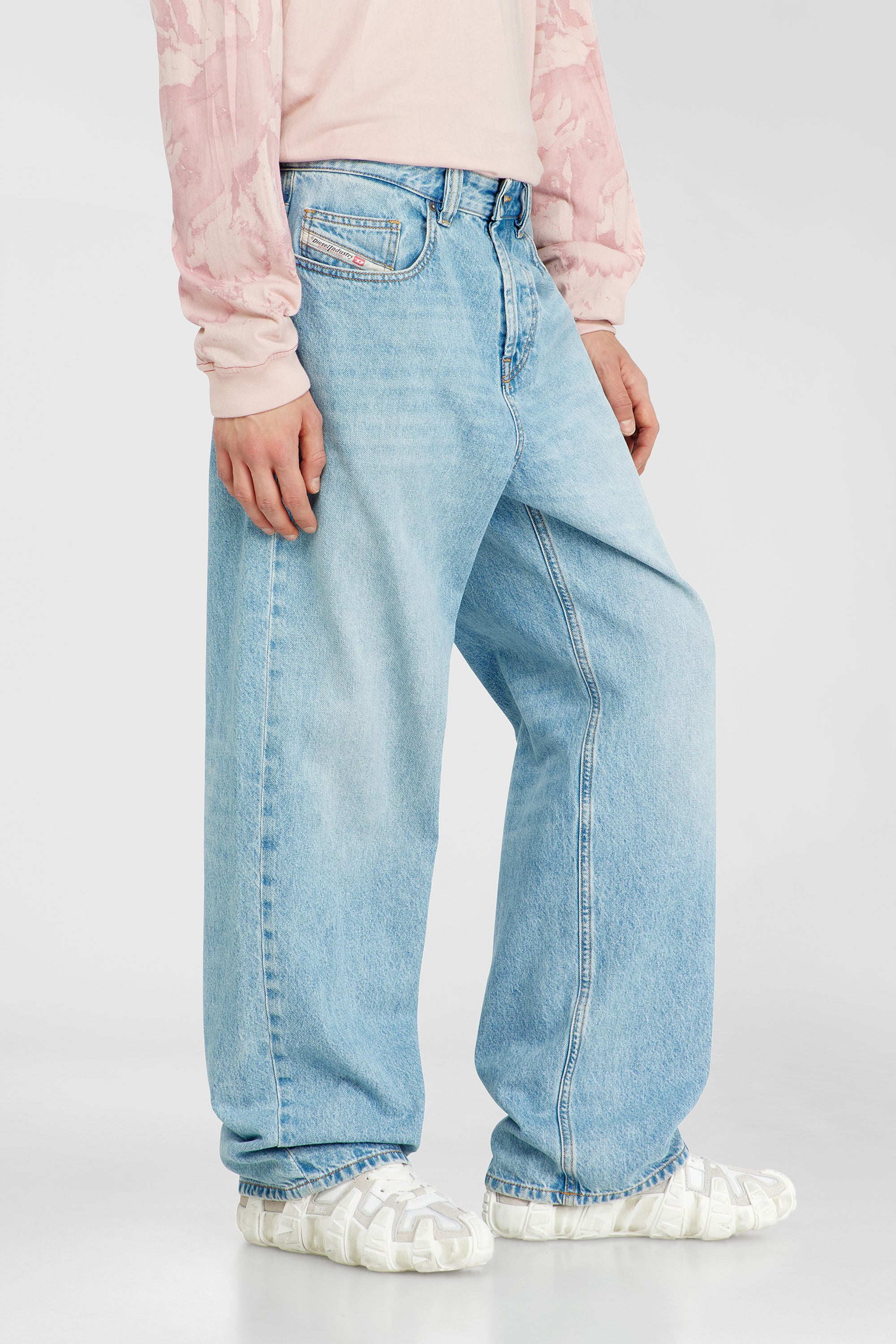 Diesel - Relaxed Jeans 2001 D-Macro 09I29 Uomo, Blu Chiaro - Image 7