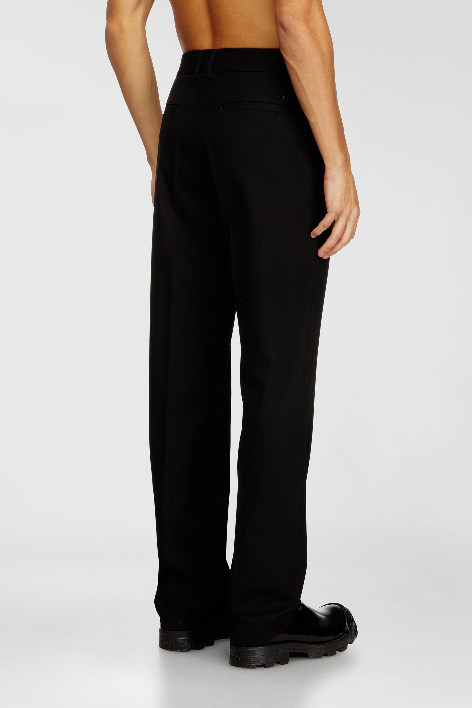 Diesel - P-AM-EPCI, Pantaloni in misto lana con targhetta in metallo Uomo in Nero - 4
