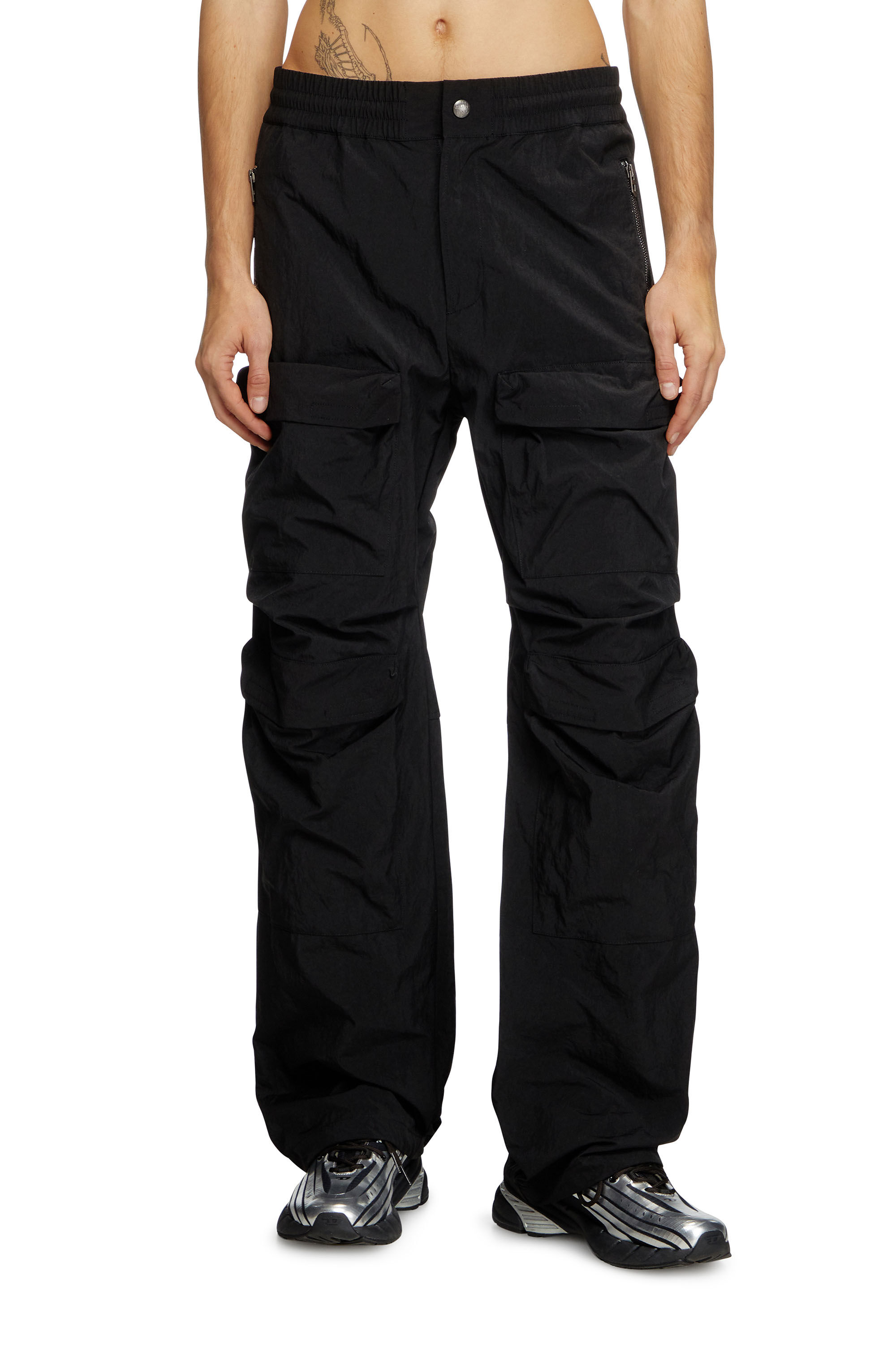 Diesel - P-DANZEL, Pantaloni utility in nylon sovratinto Uomo in Nero - 3