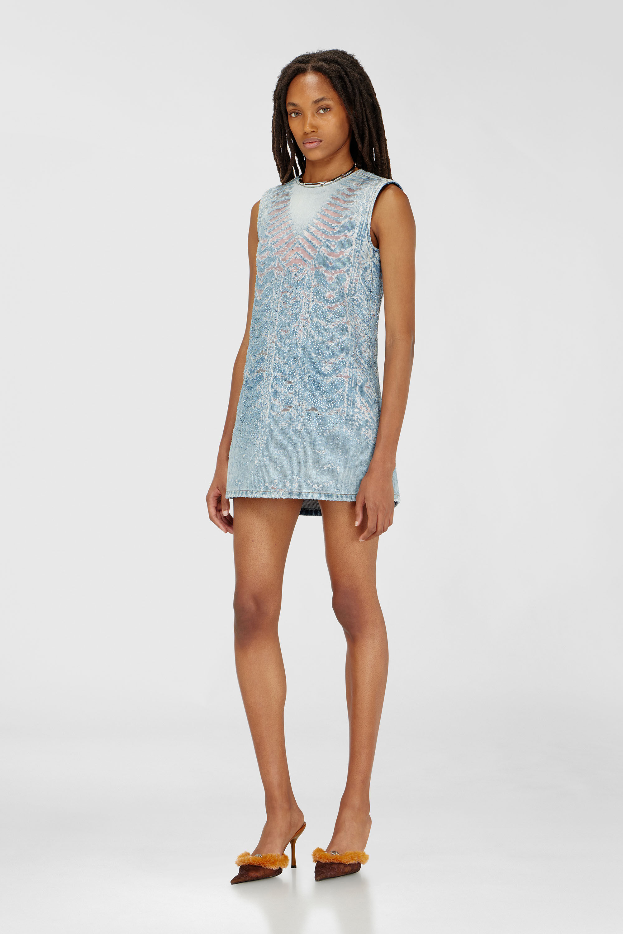 Diesel - DE-MYRELA-S, Mini dress in denim devor&eacute; con effetto microstone Donna in Blu - 3