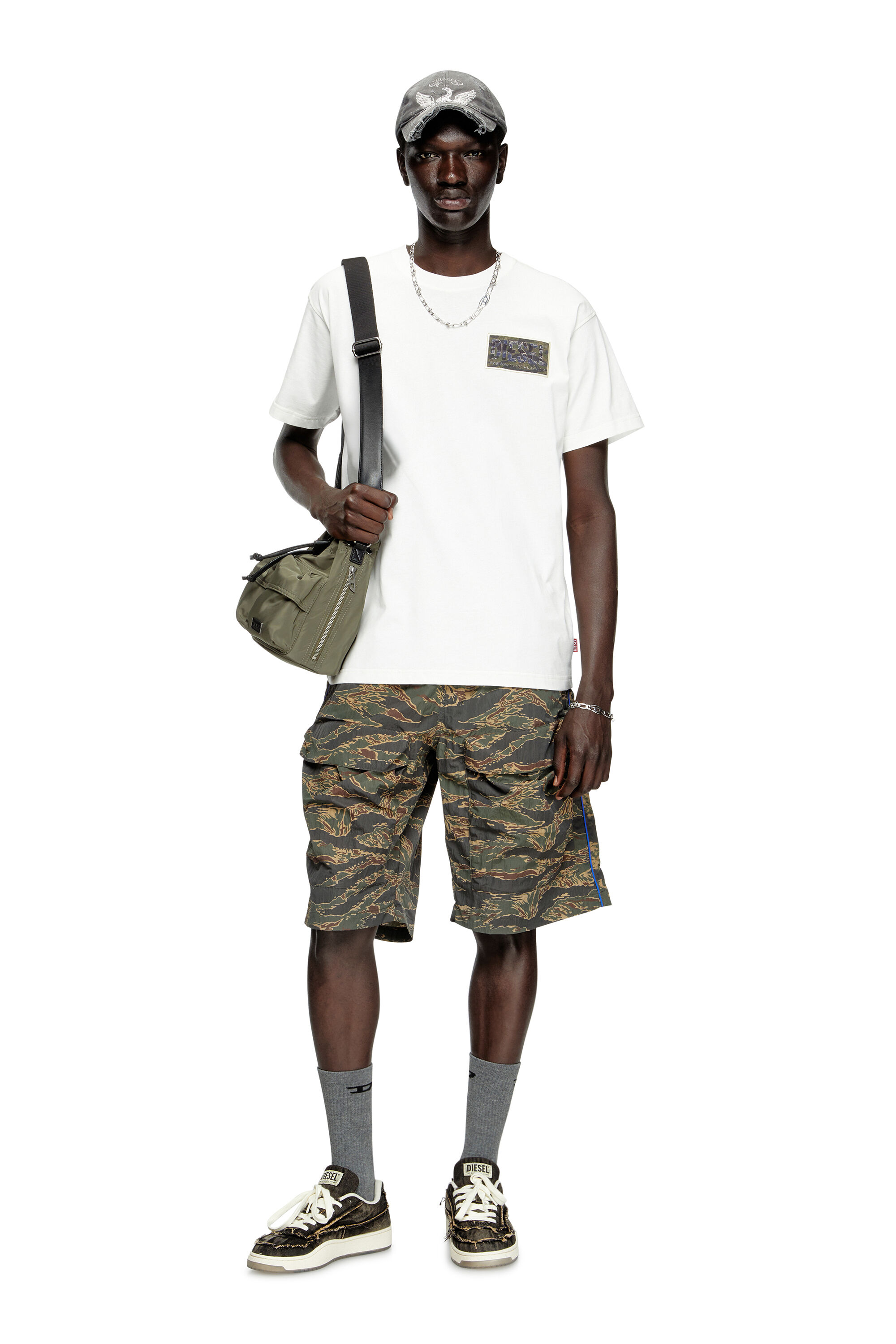 Diesel - MULTI-PKTS BUCKET X, Multi-Pkts-Borsa bucket in tessuto utility Unisex in Verde - 6