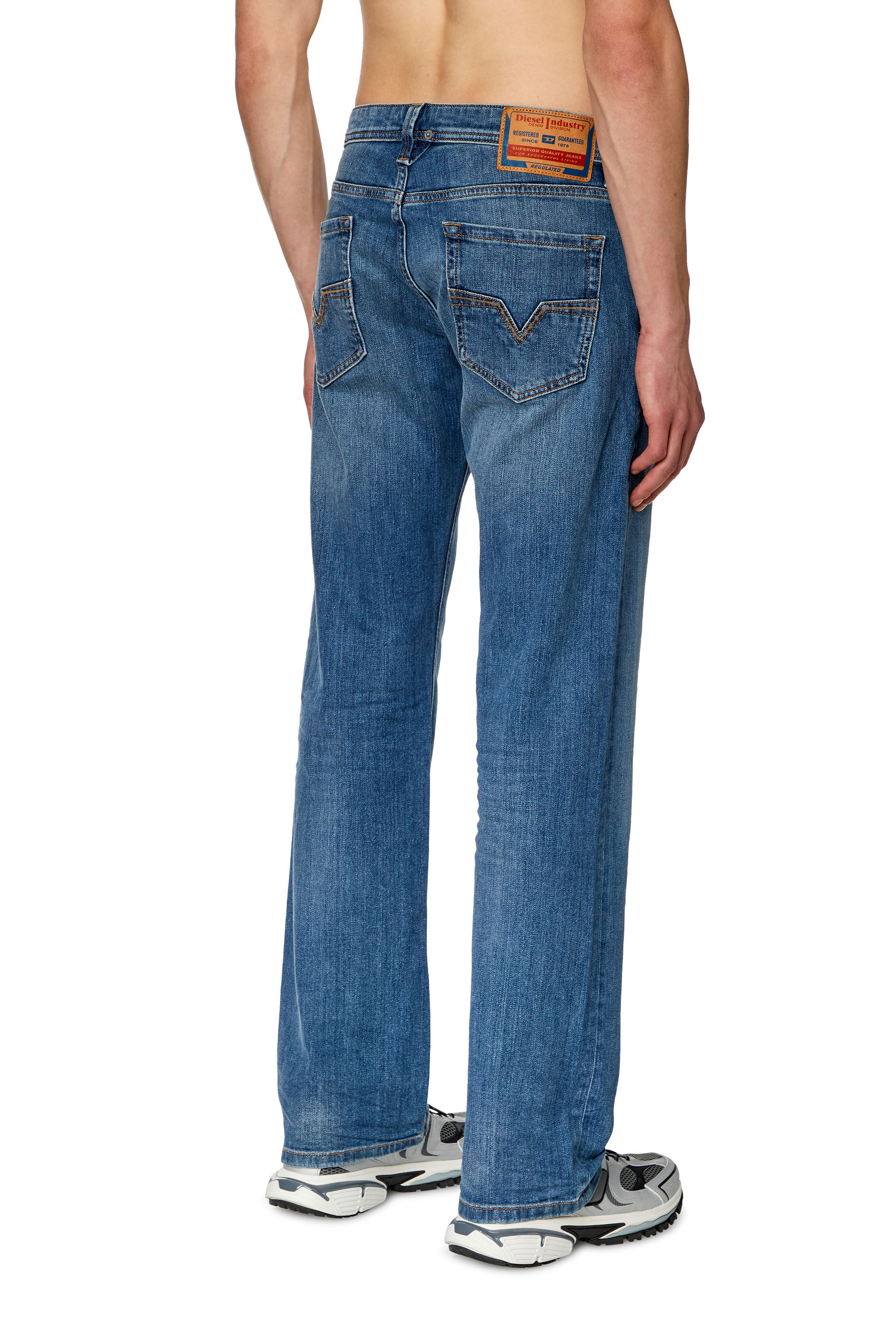 Diesel - Uomo Straight Jeans 1985 Larkee 0KIAL, Blu Chiaro - Image 3