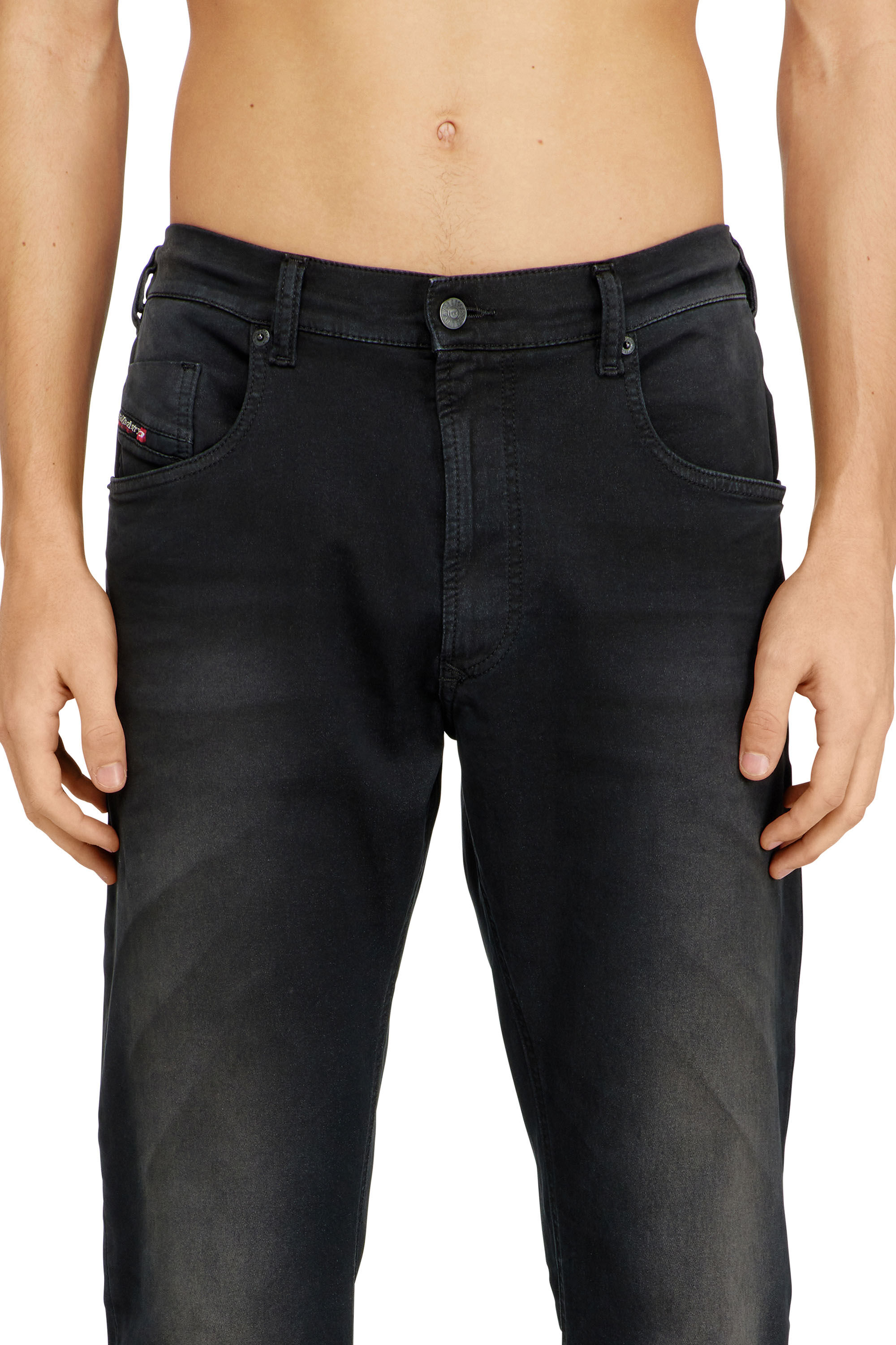 Diesel - Regular 2032 D-Krooley-BW Joggjeans&reg; 0670M Uomo, Nero - Image 5