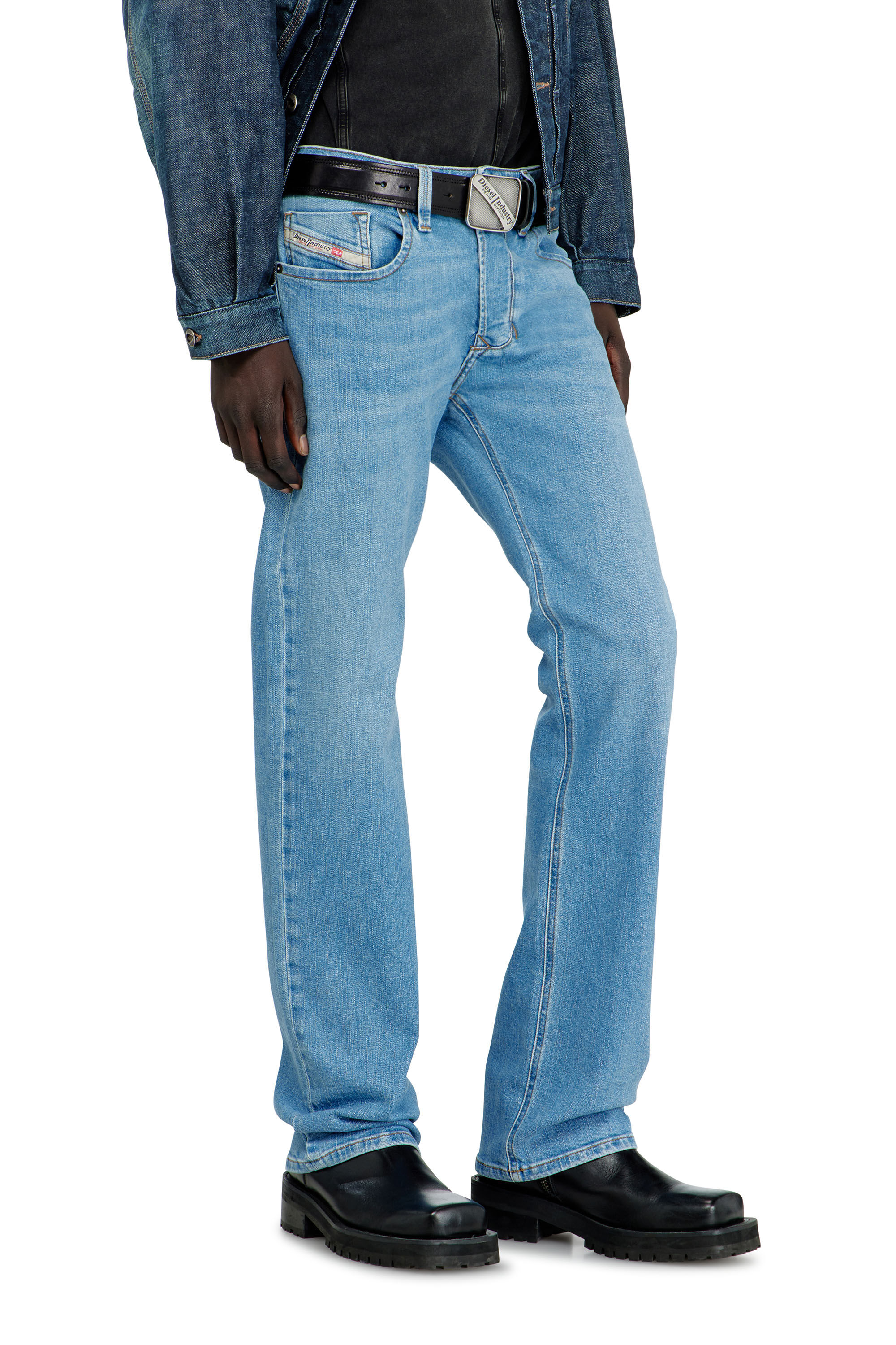Diesel - Regular Jeans 1985 Larkee 0HDBJ Uomo, Blu Chiaro - Image 7