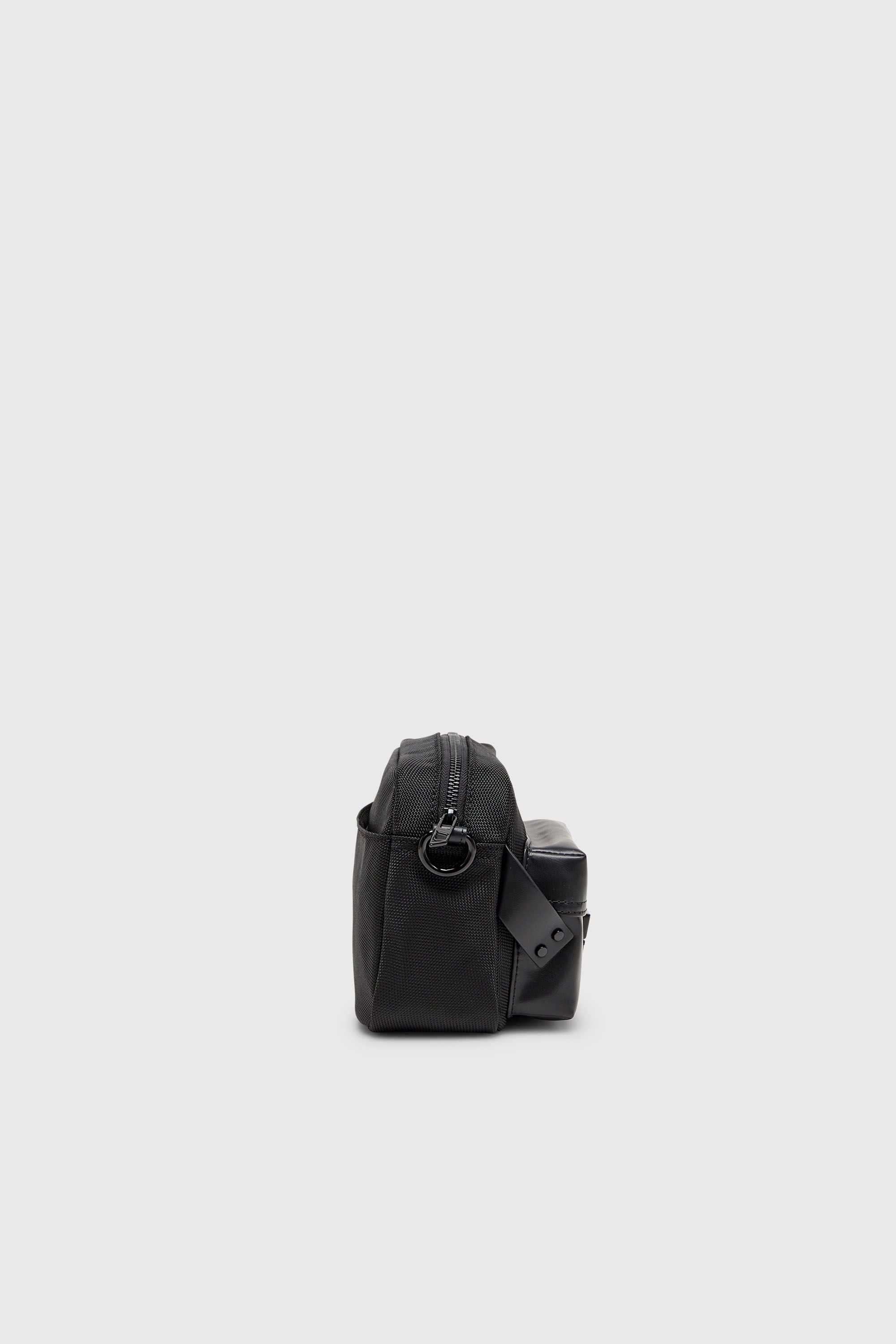 Diesel - MULTI-PKTS CAMERA BAG X, Multi-Pkts - Borsa a tracolla in nylon con tasca a patta Unisex in Nero - 4