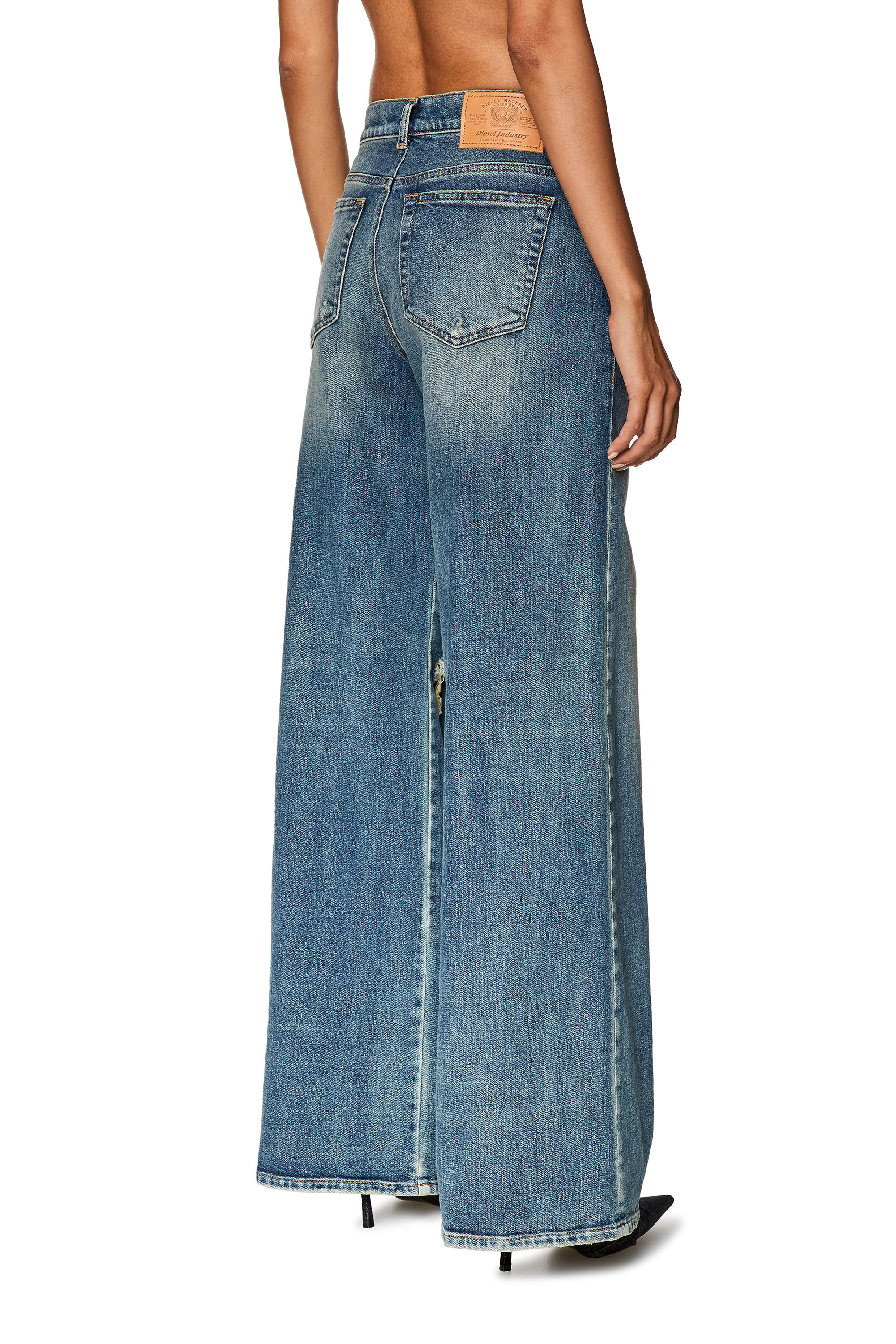 Diesel - Bootcut and Flare Jeans 1978 D-Akemi 007M5, Blu medio - Image 4